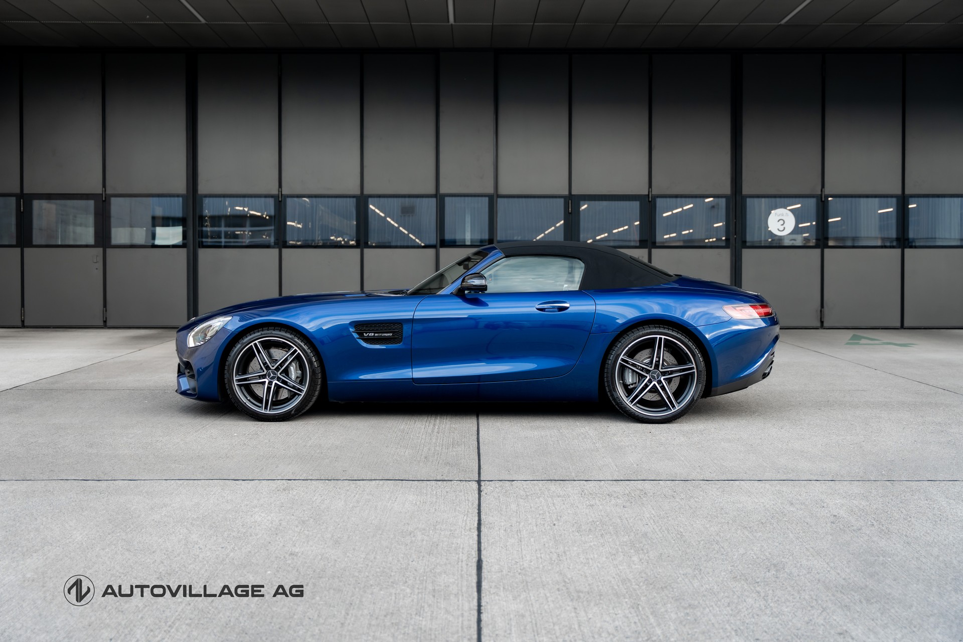 MERCEDES-BENZ AMG GT Roadster Speedshift DCT-showroom-element-3