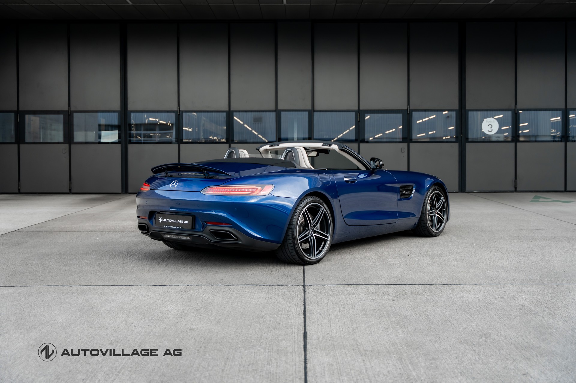 MERCEDES-BENZ AMG GT Roadster Speedshift DCT-showroom-element-1