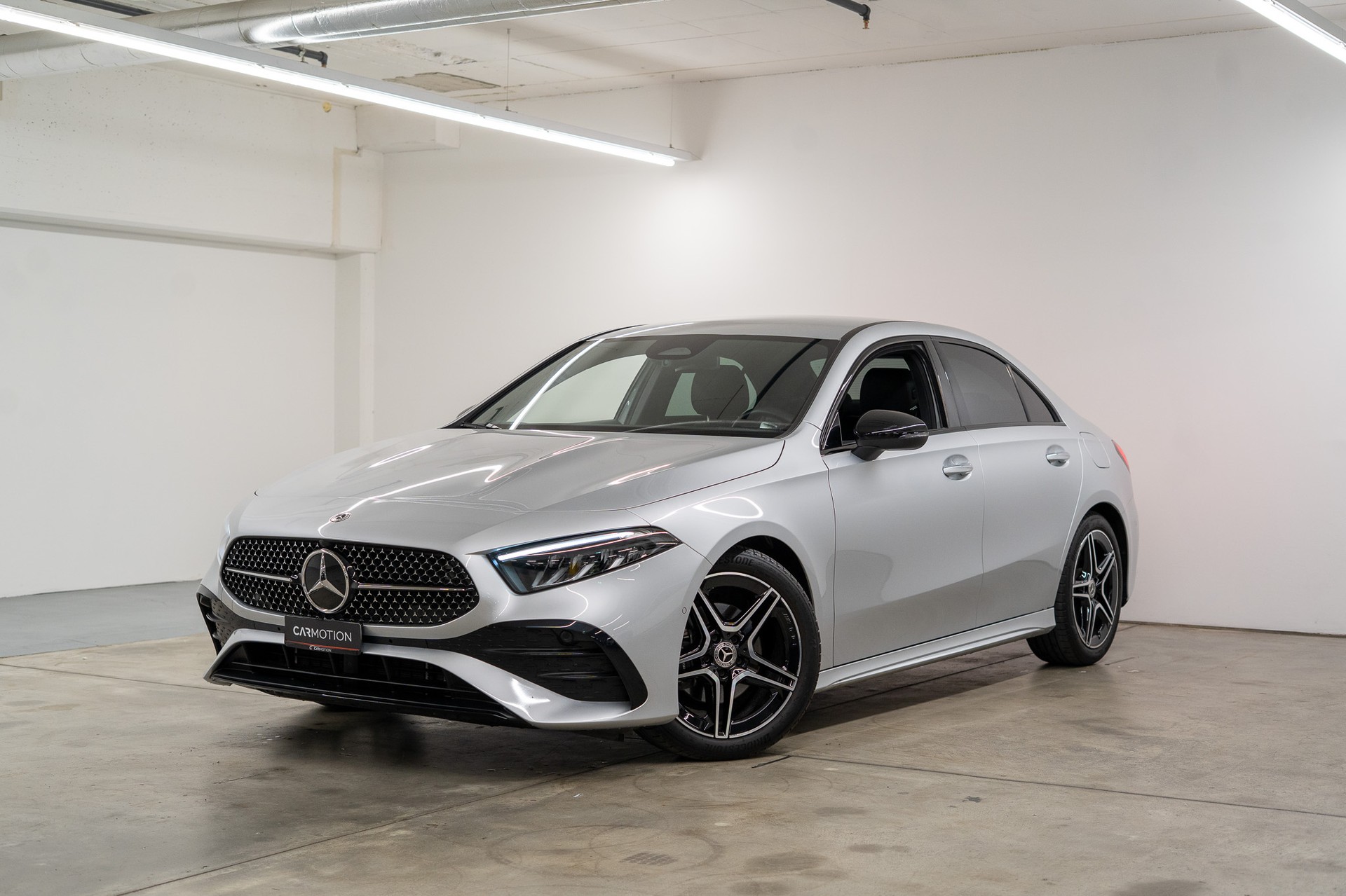 MERCEDES-BENZ A 200 AMG Line Limousine