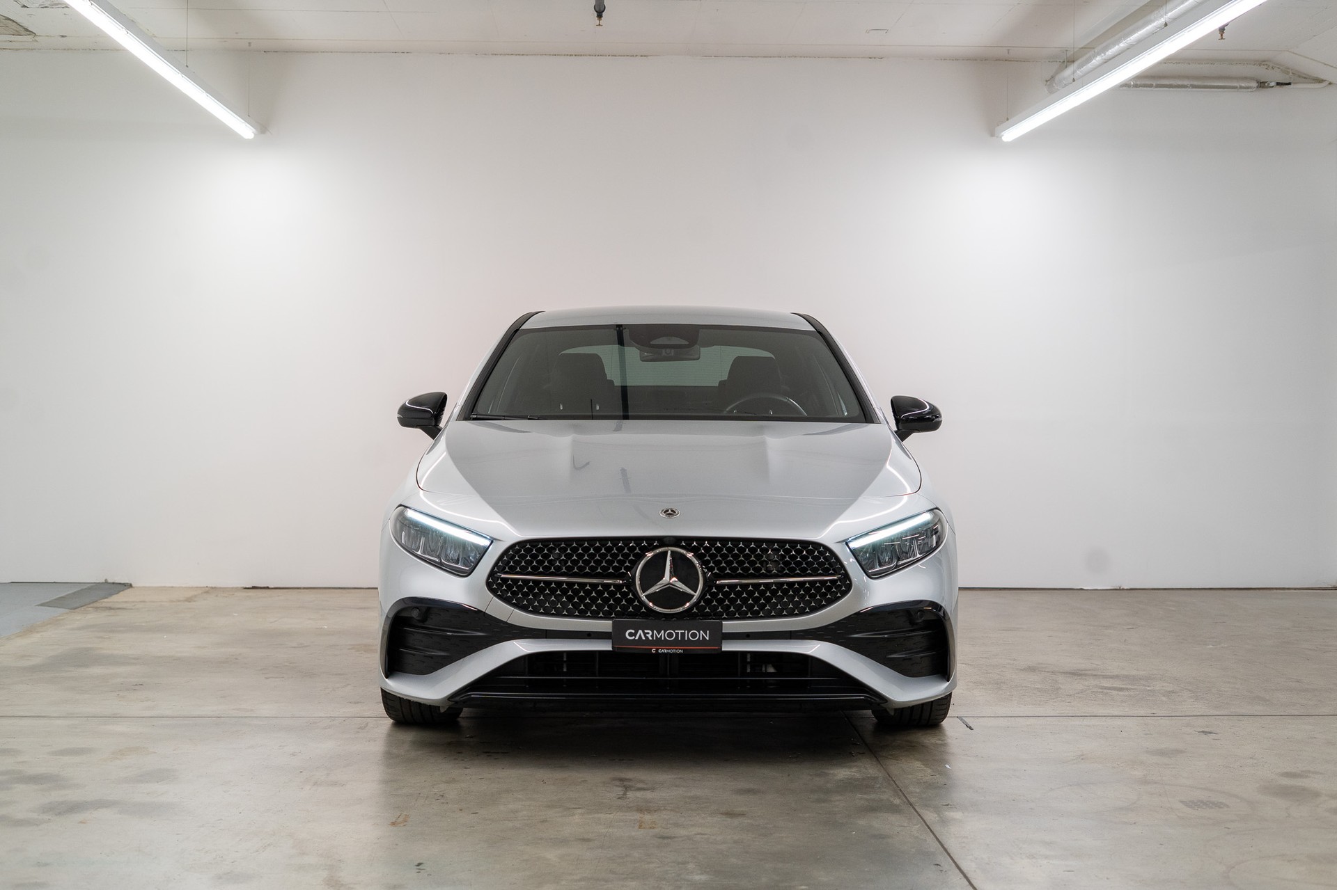 MERCEDES-BENZ A 200 AMG Line Limousine-showroom-element-1