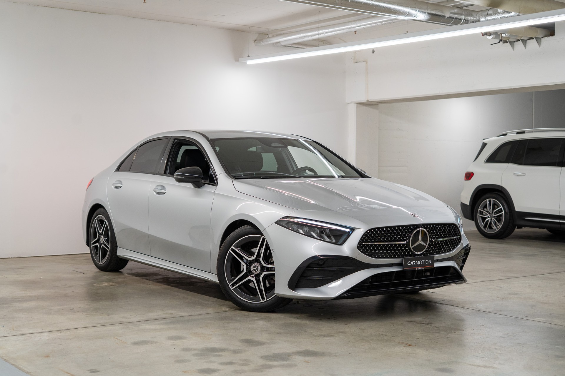MERCEDES-BENZ A 200 AMG Line Limousine-showroom-element-2