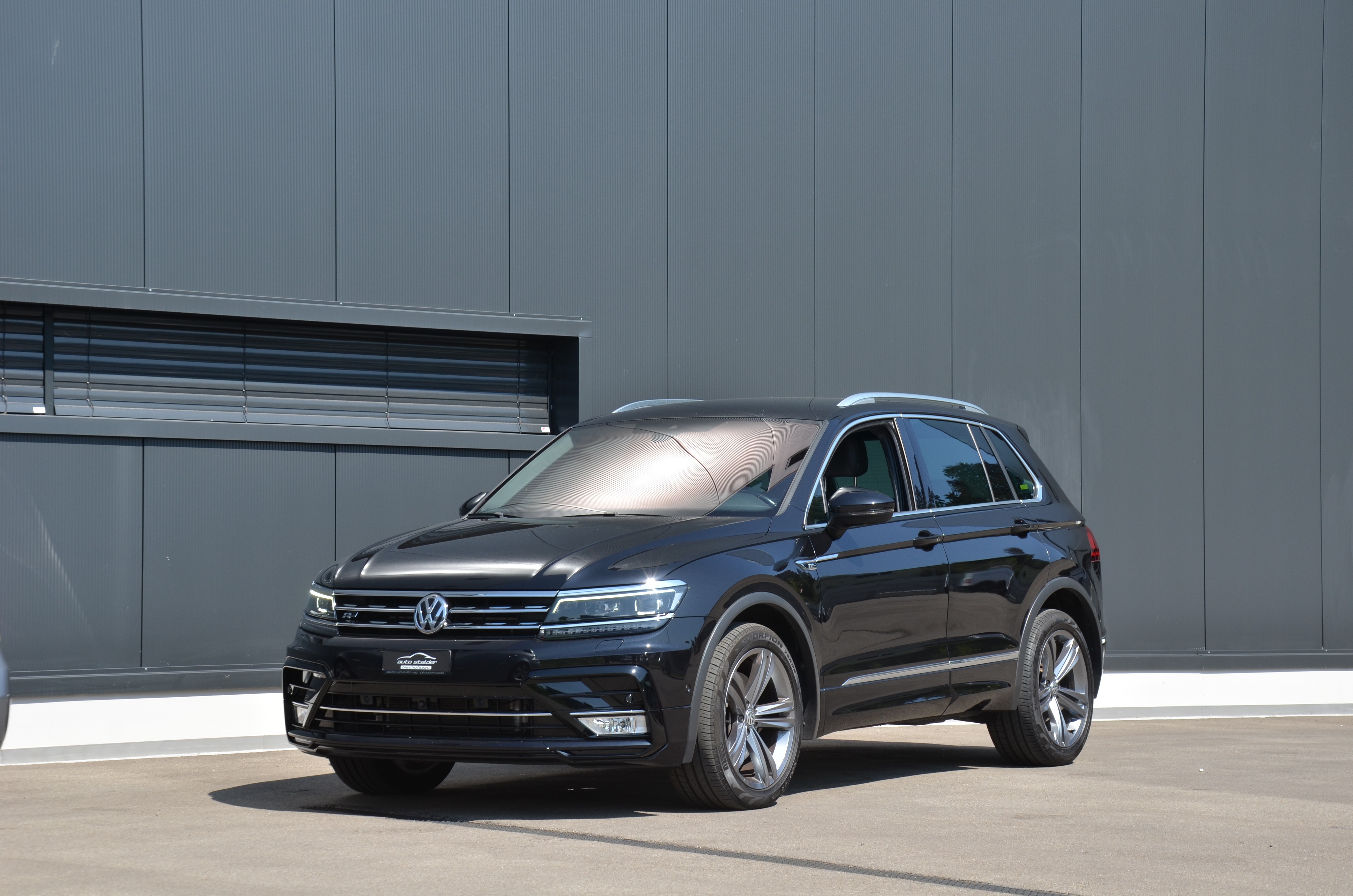 VW Tiguan 2.0 (SUV / Gelndewagen)