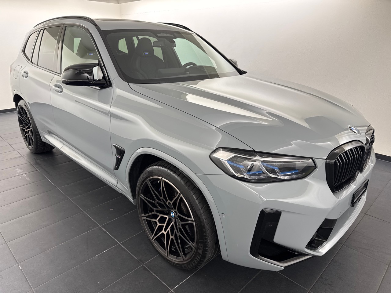 BMW X3 xDrive M Competition-showroom-element-3
