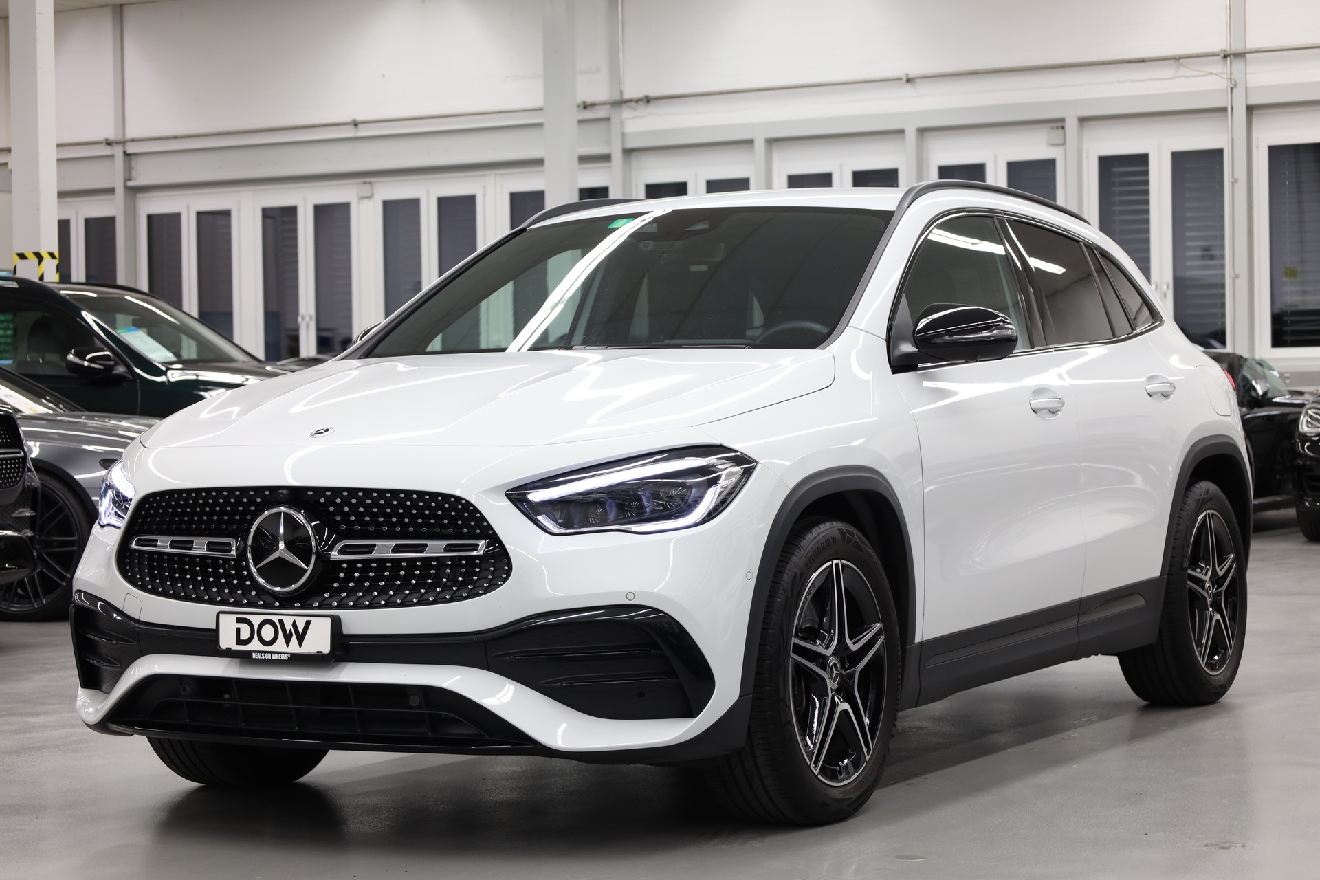 MERCEDES-BENZ GLA 250-showroom-element-2