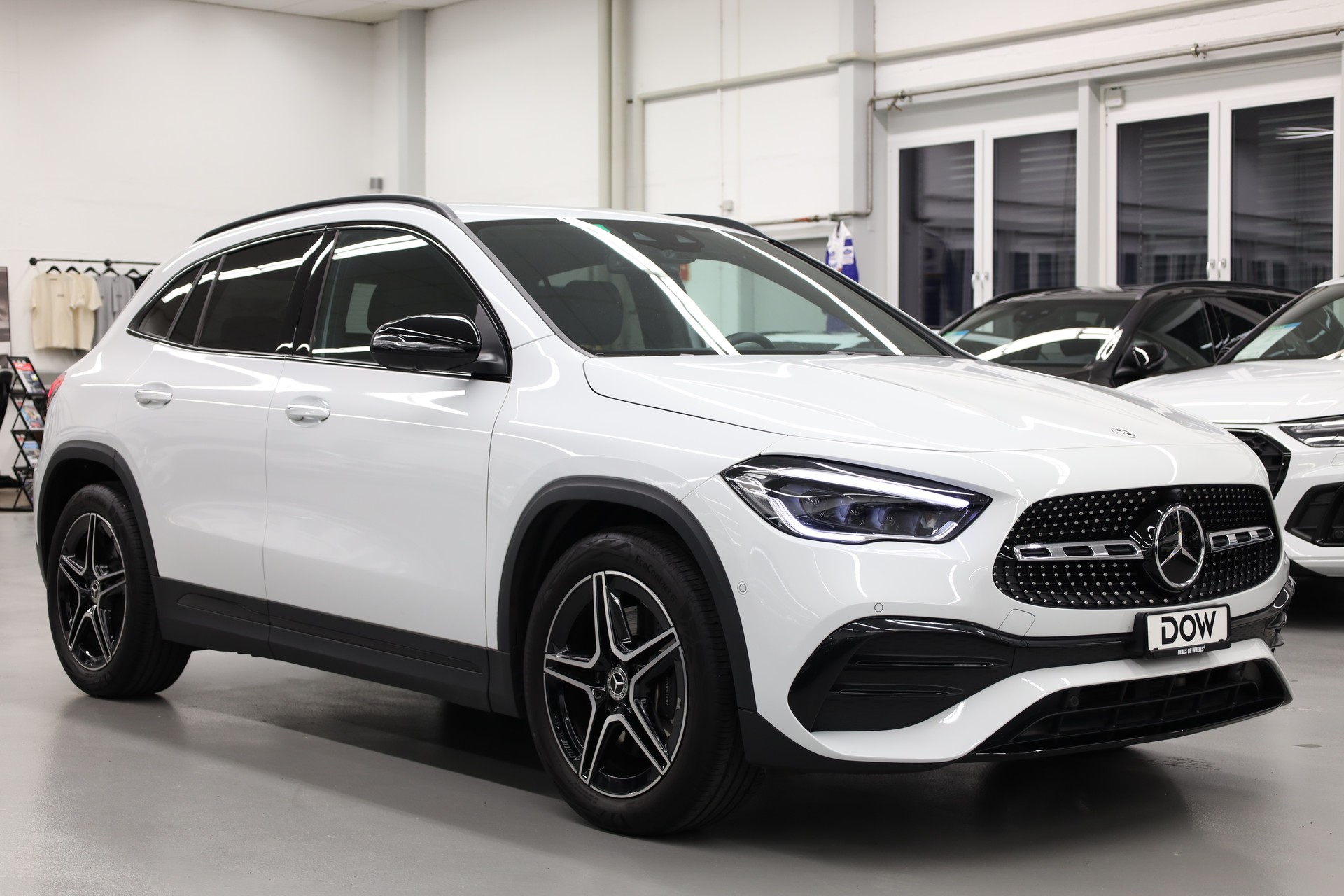 MERCEDES-BENZ GLA 250-showroom-element-1