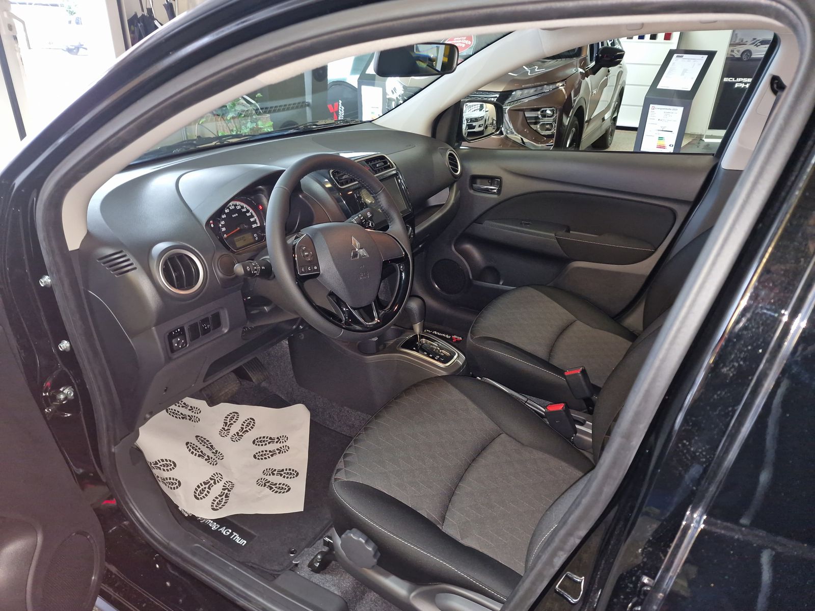 MITSUBISHI Space Star 1.2 CVT Invite-image-8