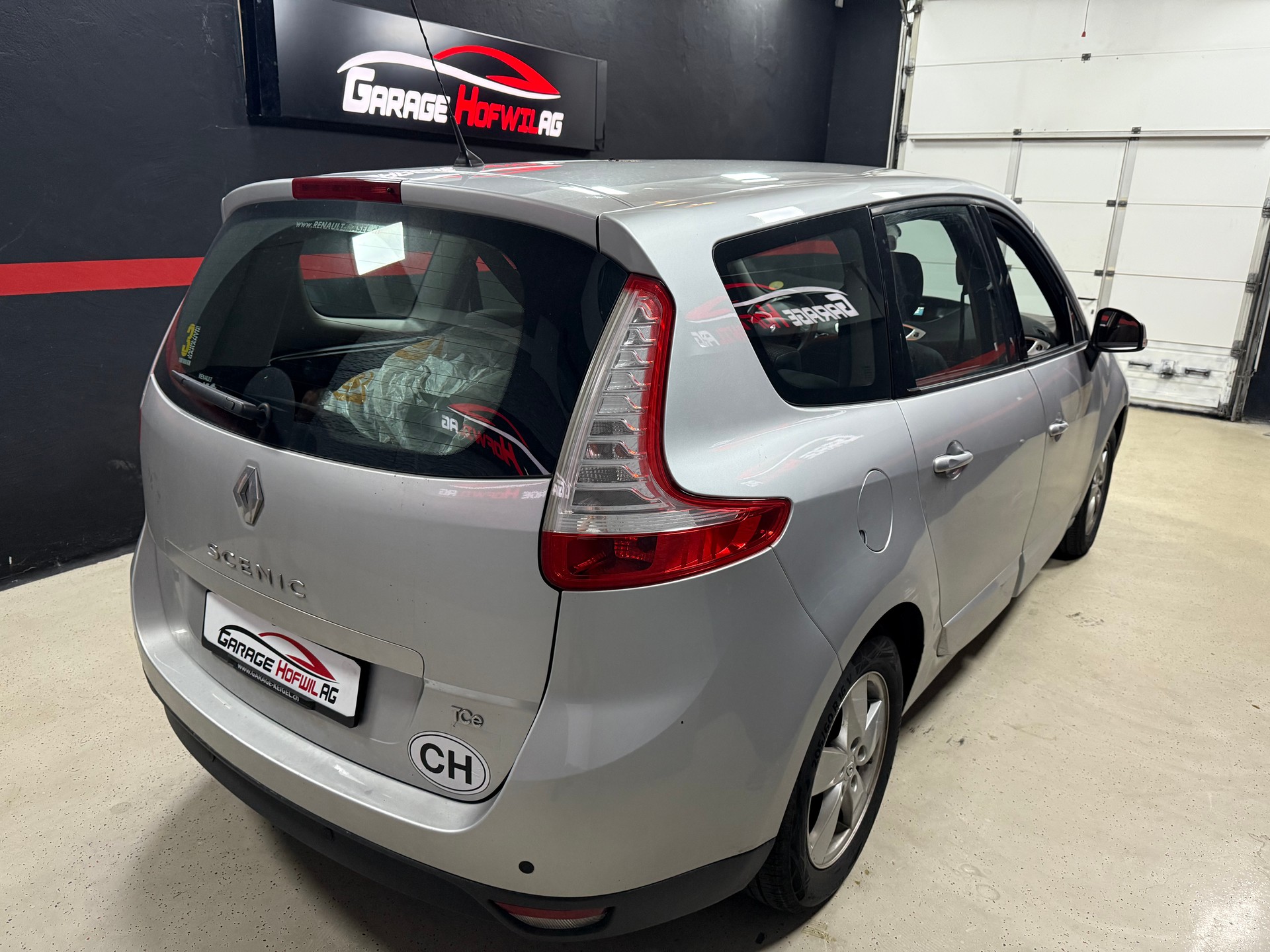 RENAULT Grand Scénic 1.4 16V Turbo Dynamique-image-4