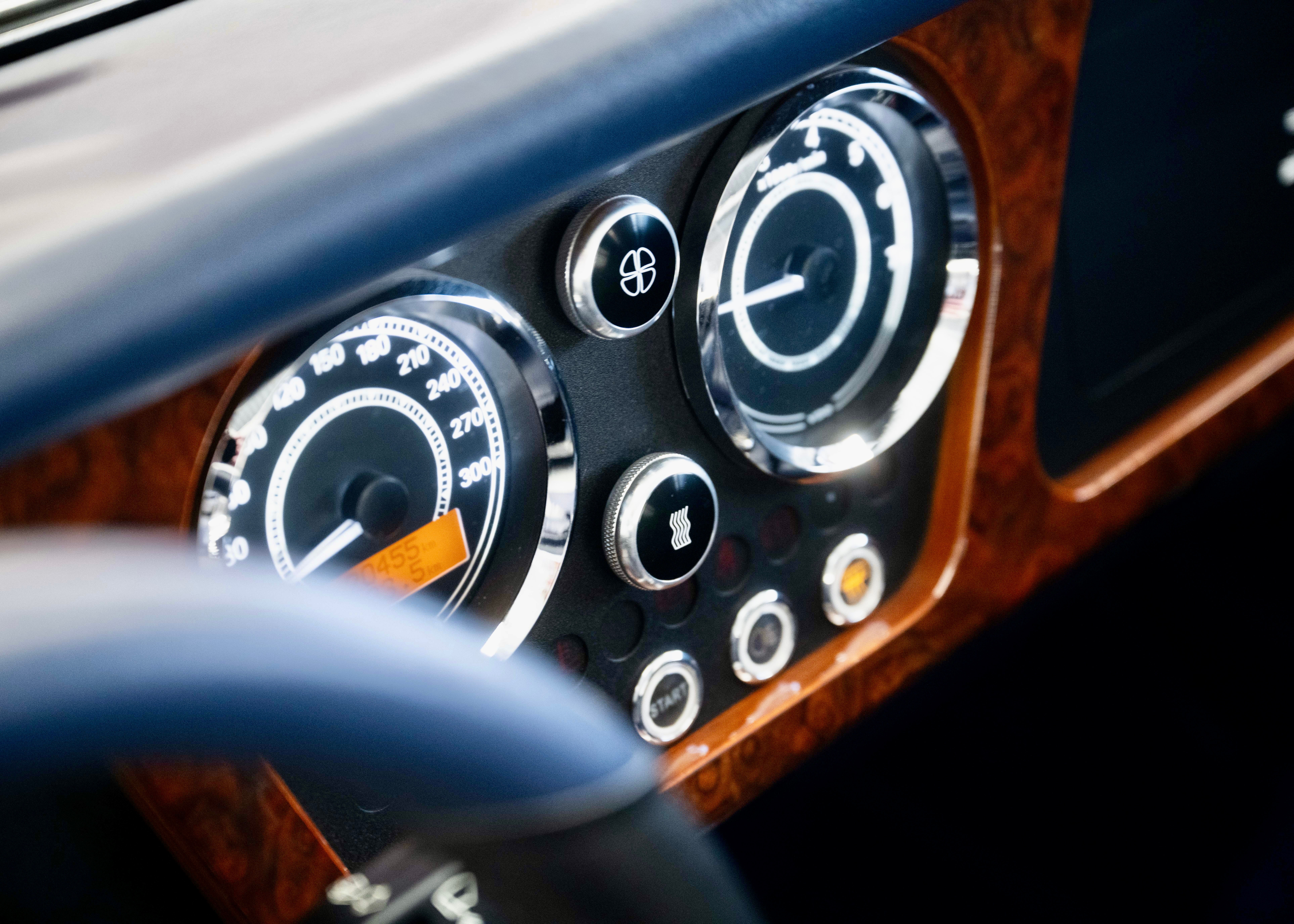 Image MORGAN  Plus 8 4.8 V8 Manual transmission (1 of 70)