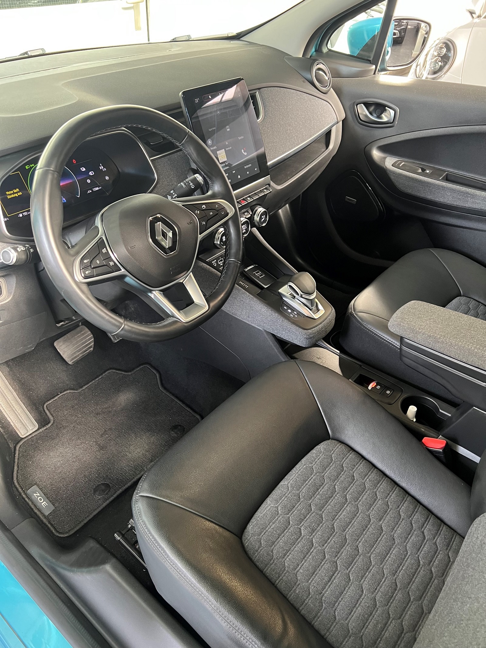 RENAULT Zoe Intens R135 (Batterie Miete)-image-9