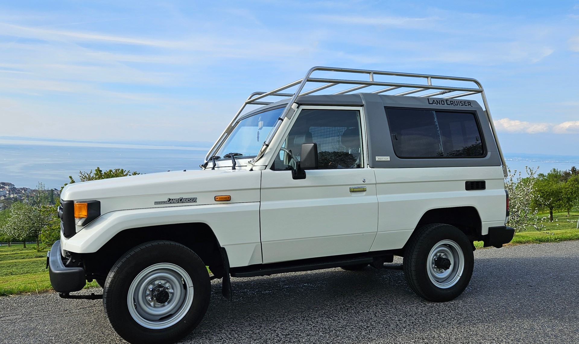 TOYOTA Legendäre HZJ73 FRISCH ab MFK, V6 4.2 Diesel