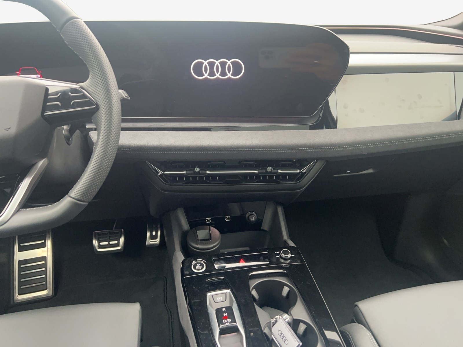 AUDI Q6 e-tron quattro-image-10