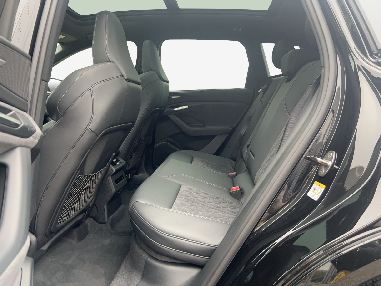 AUDI Q6 e-tron quattro-image-11