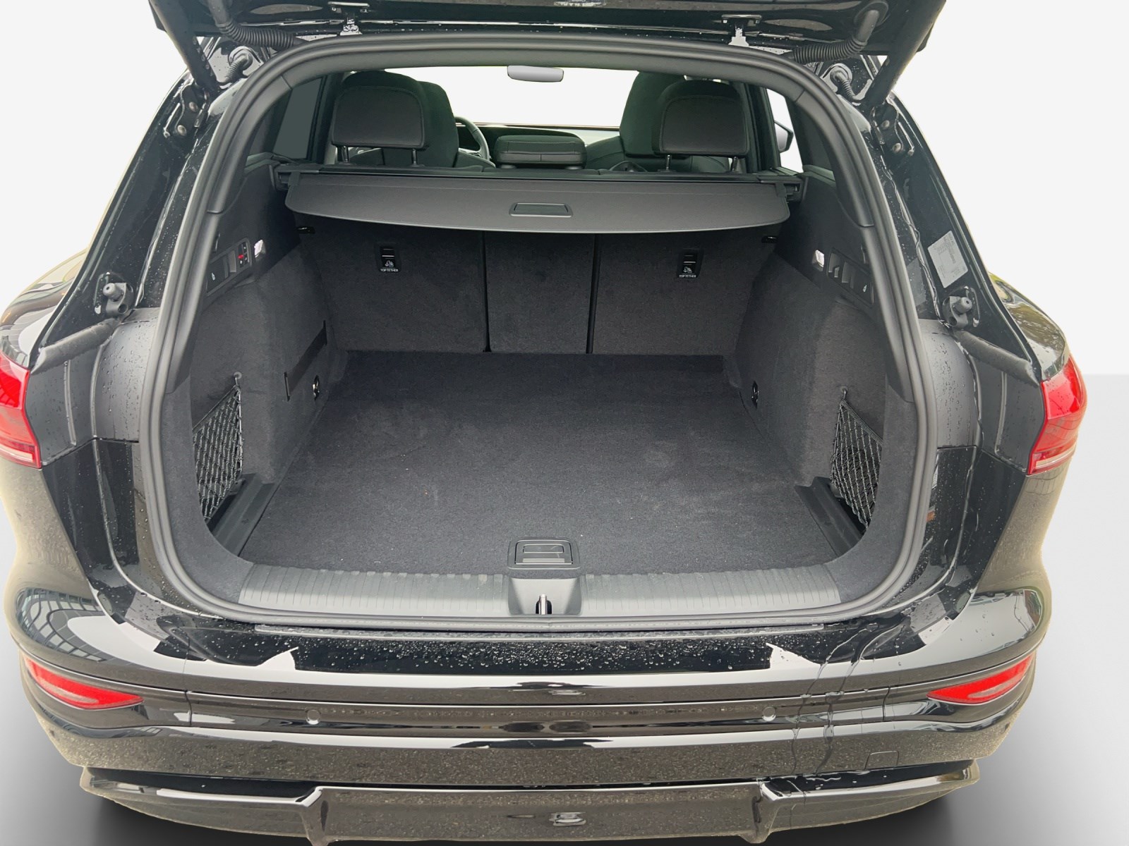 AUDI Q6 e-tron quattro-image-12