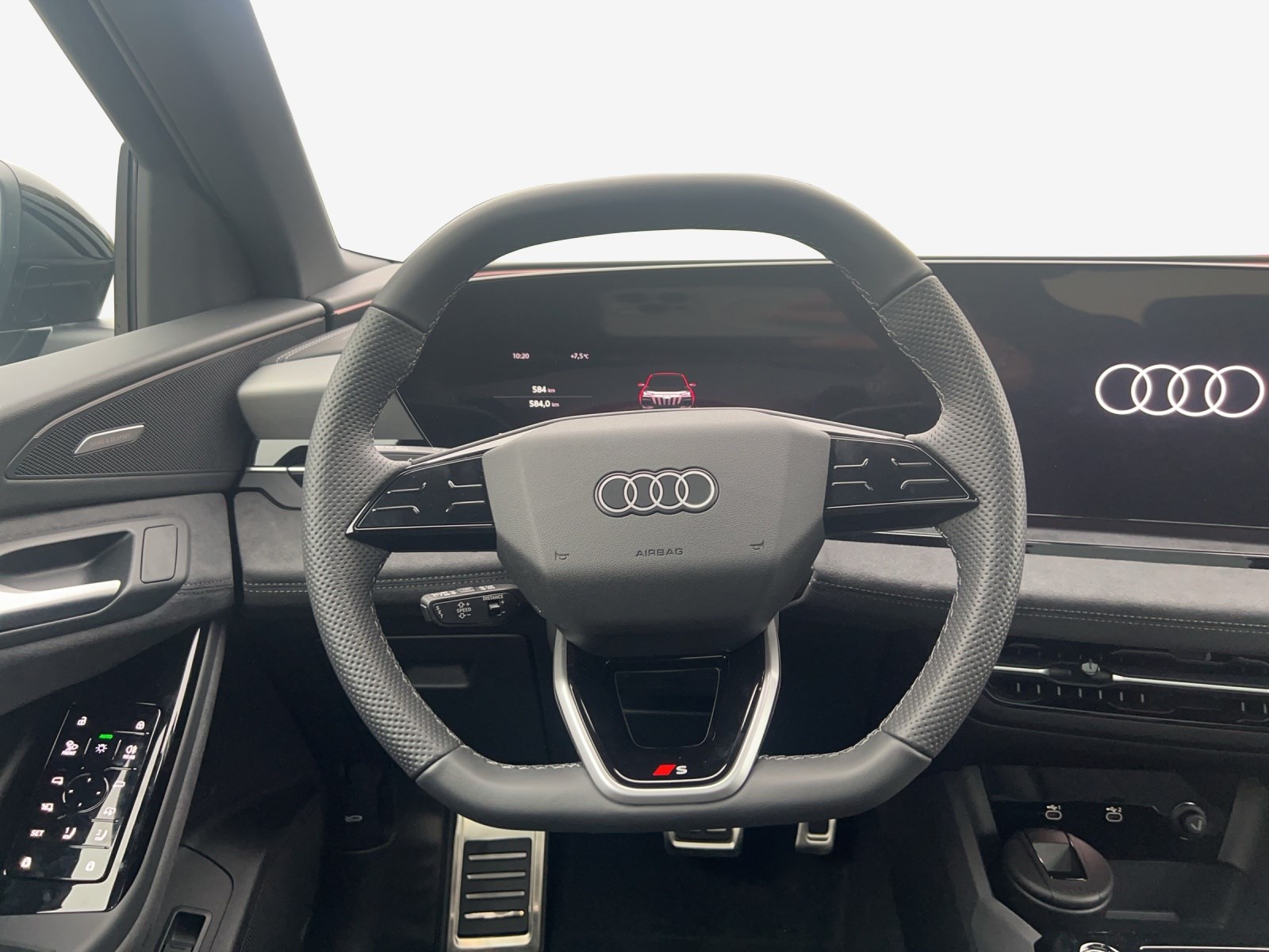AUDI Q6 e-tron quattro-image-9