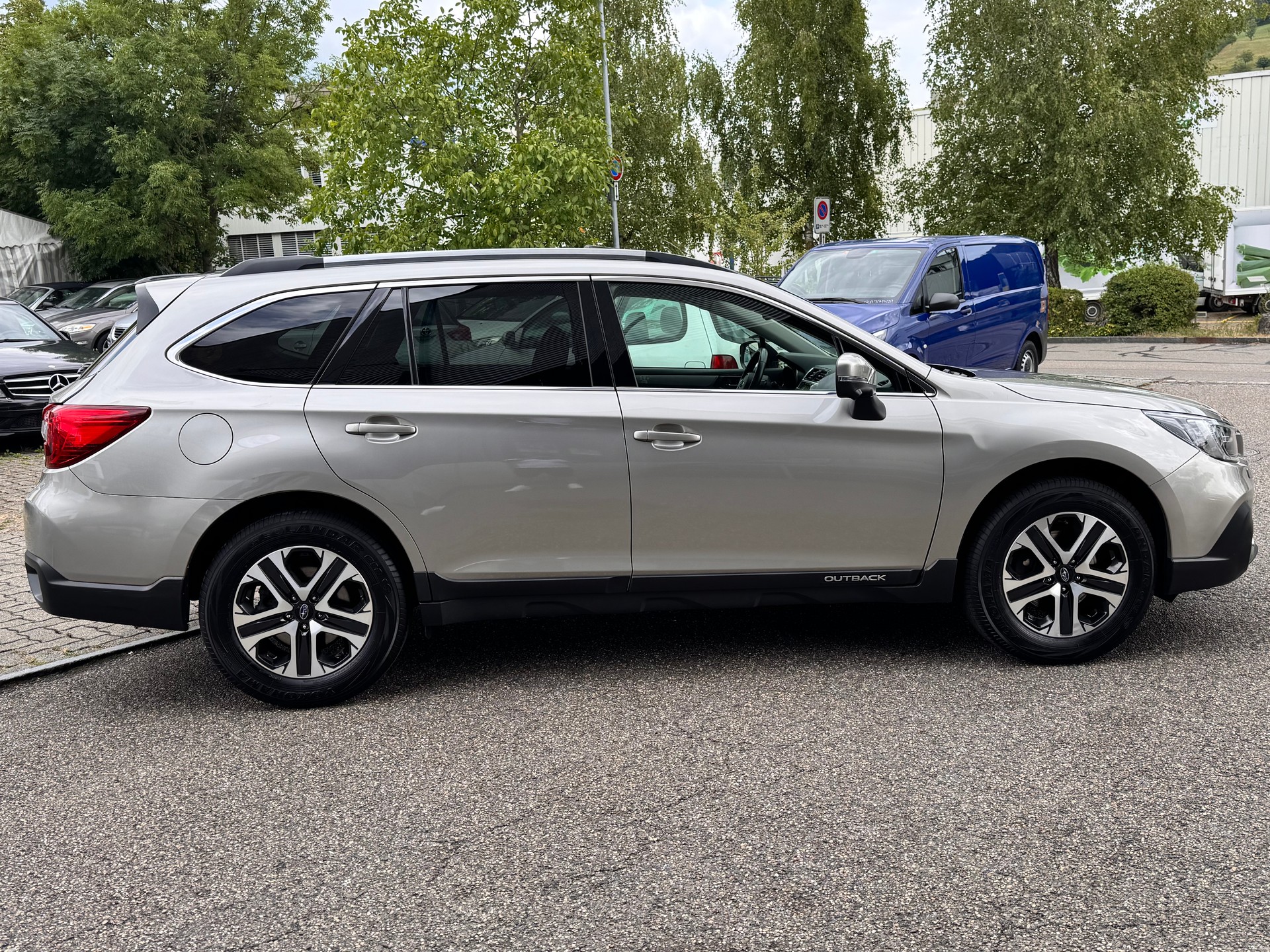 SUBARU Outback 2.5i Luxury AWD Lineartronic-showroom-element-1