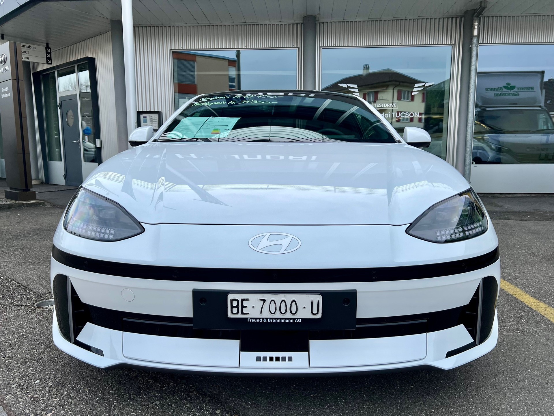 HYUNDAI Ioniq 6 77kWh Launch Edition 4WD-showroom-element-2