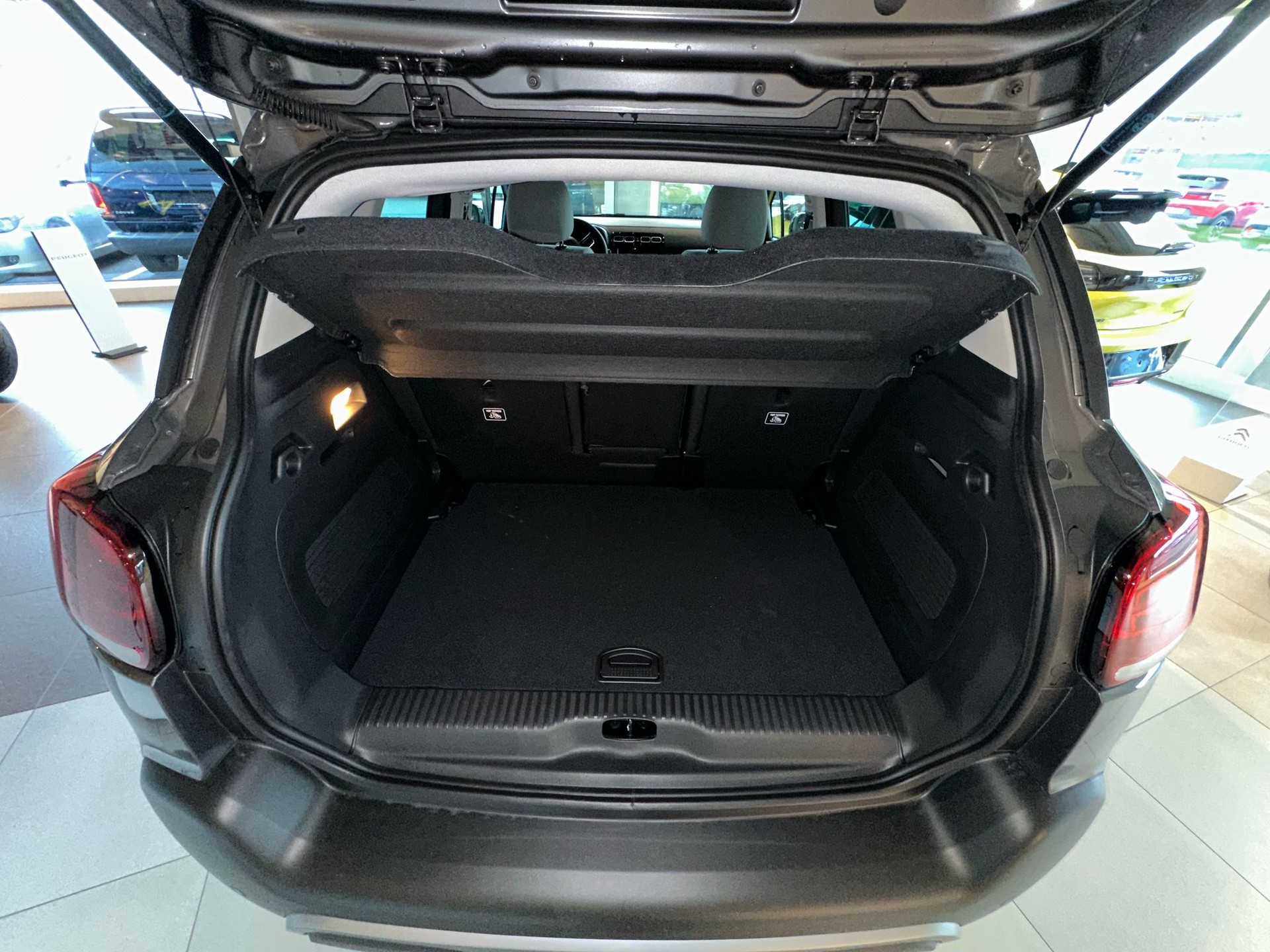 CITROEN C3 Aircross 1.2i PureTech Swiss Edition+ EAT6-showroom-element-3