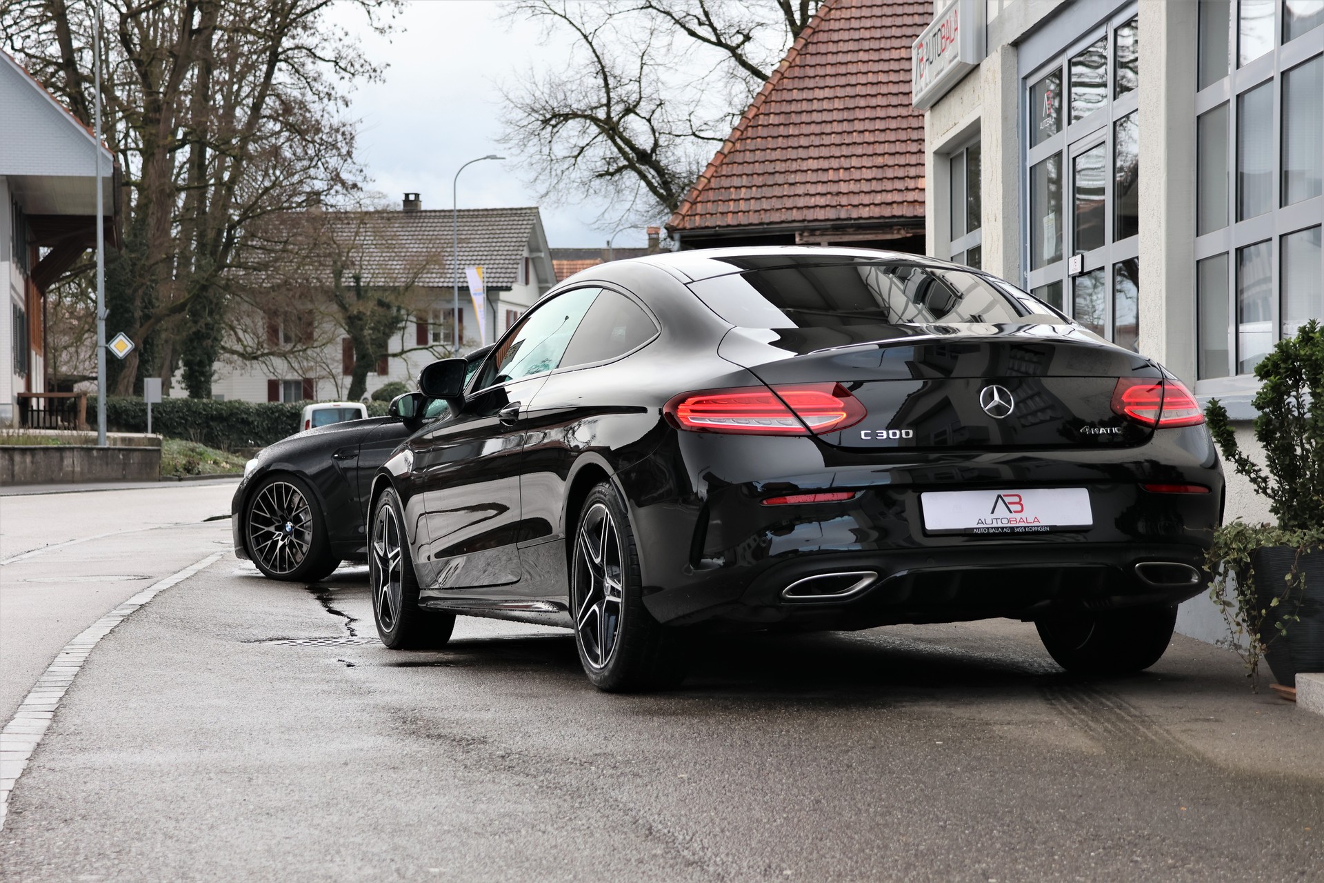 MERCEDES-BENZ C 300 Coupé 4Matic AMG Line  9G-tronic (CH)-showroom-element-2