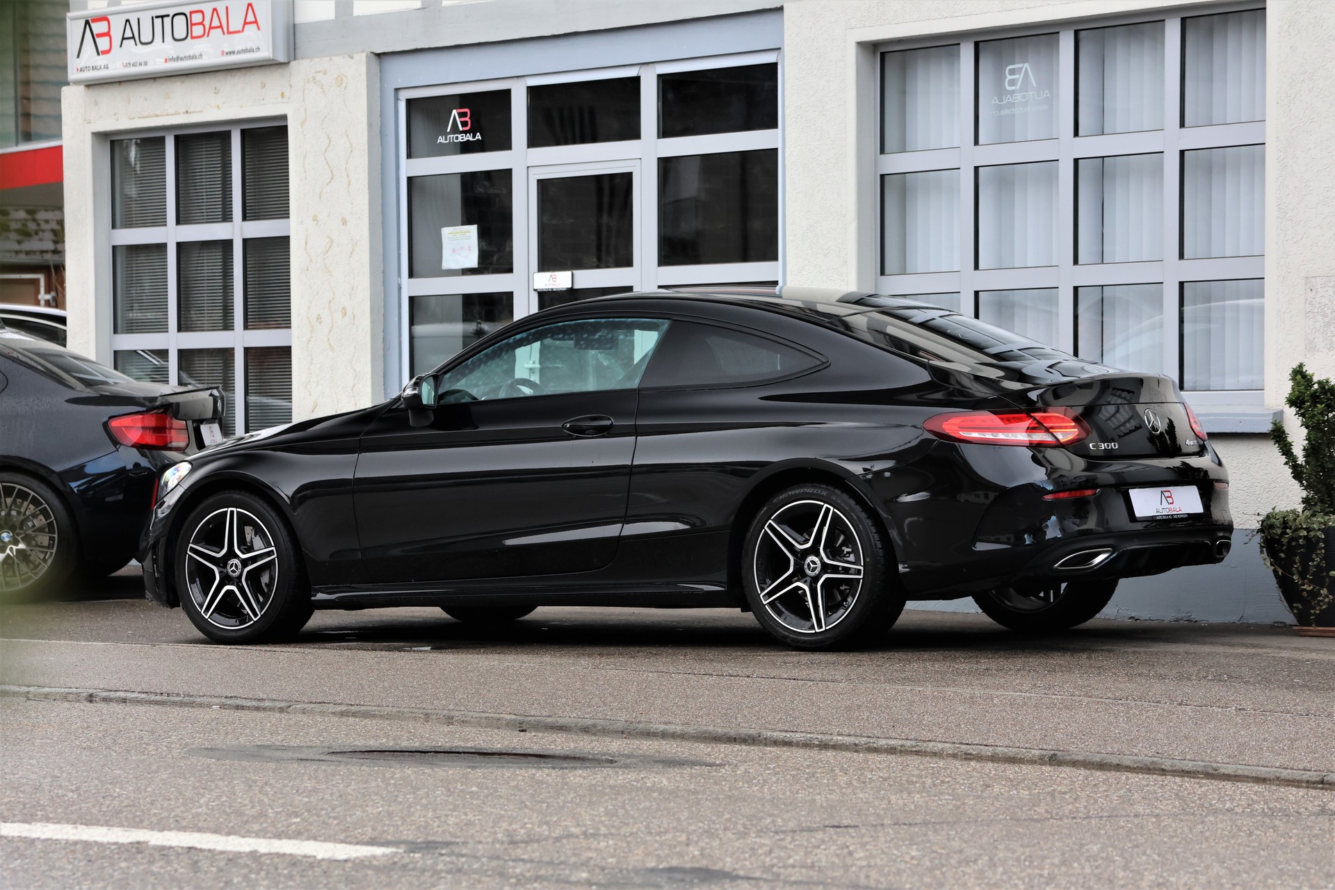 MERCEDES-BENZ C 300 Coupé 4Matic AMG Line  9G-tronic (CH)-showroom-element-3