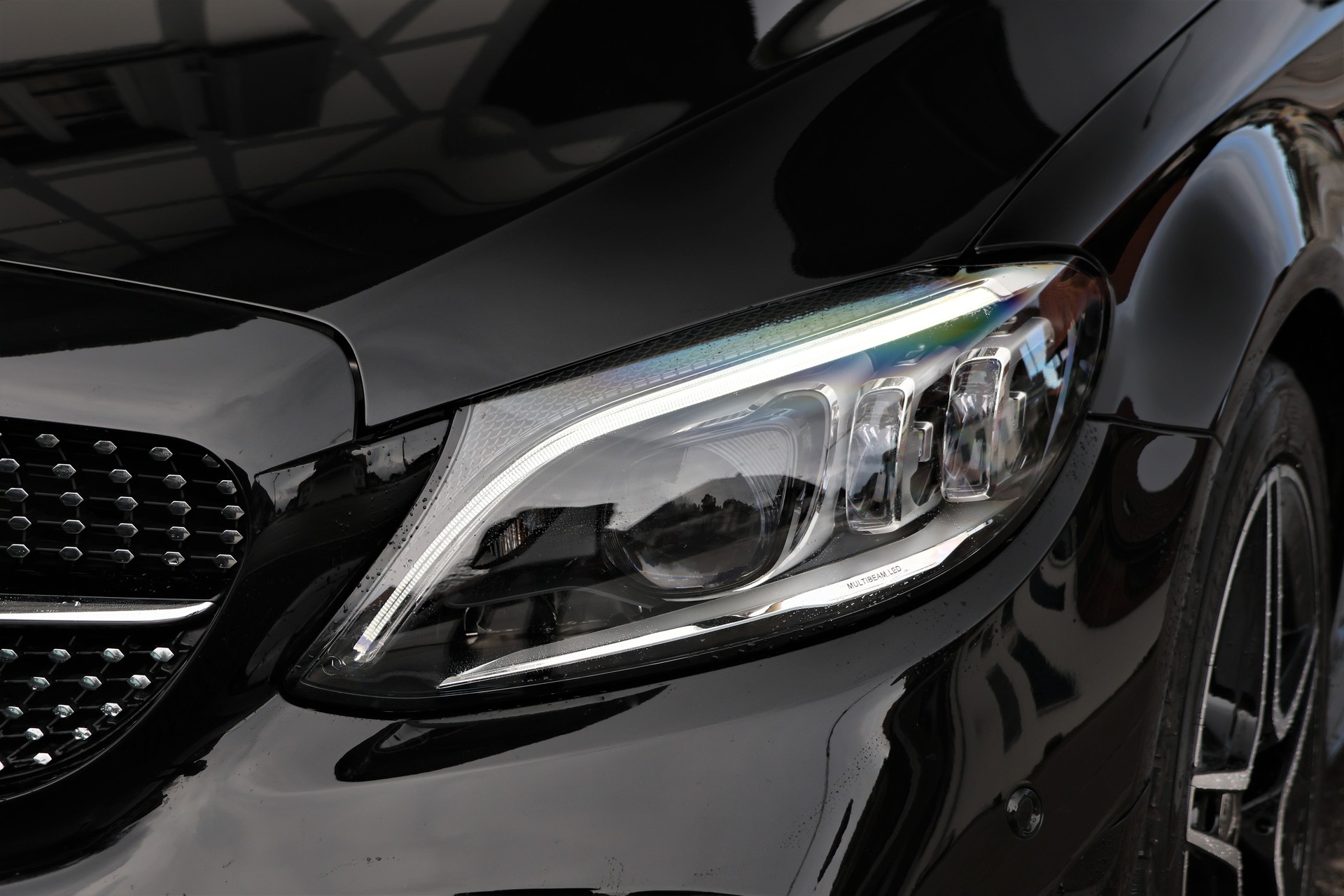 MERCEDES-BENZ C 300 Coupé 4Matic AMG Line  9G-tronic (CH)-showroom-element-1