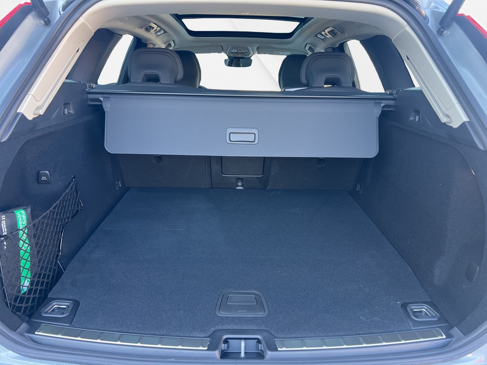 VOLVO XC60 2.0 T6 TE Plus Dark eAWD-image-14