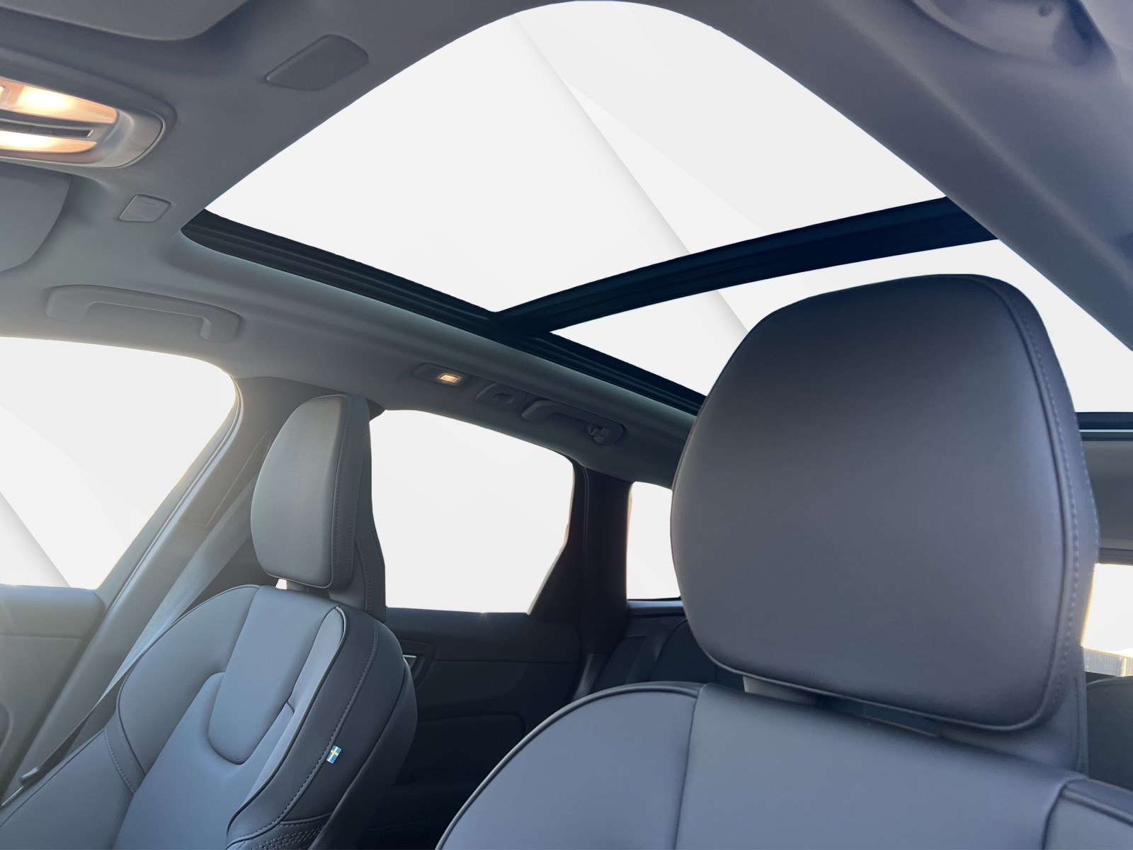 VOLVO XC60 2.0 T6 TE Plus Dark eAWD-image-15