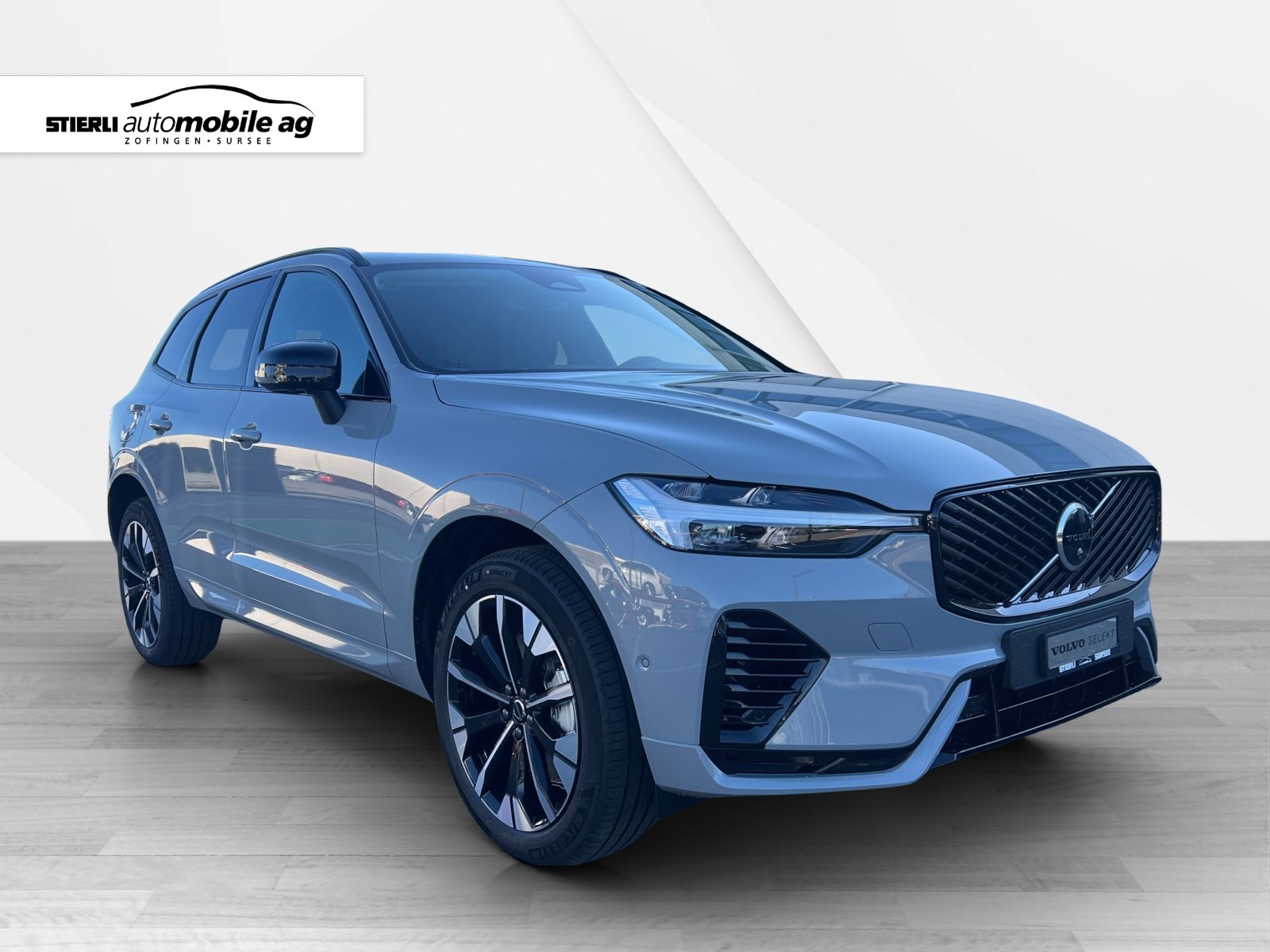 VOLVO XC60 2.0 T6 TE Plus Dark eAWD-showroom-element-2