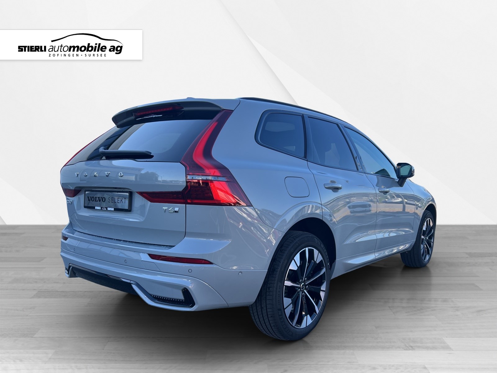 VOLVO XC60 2.0 T6 TE Plus Dark eAWD-image-4