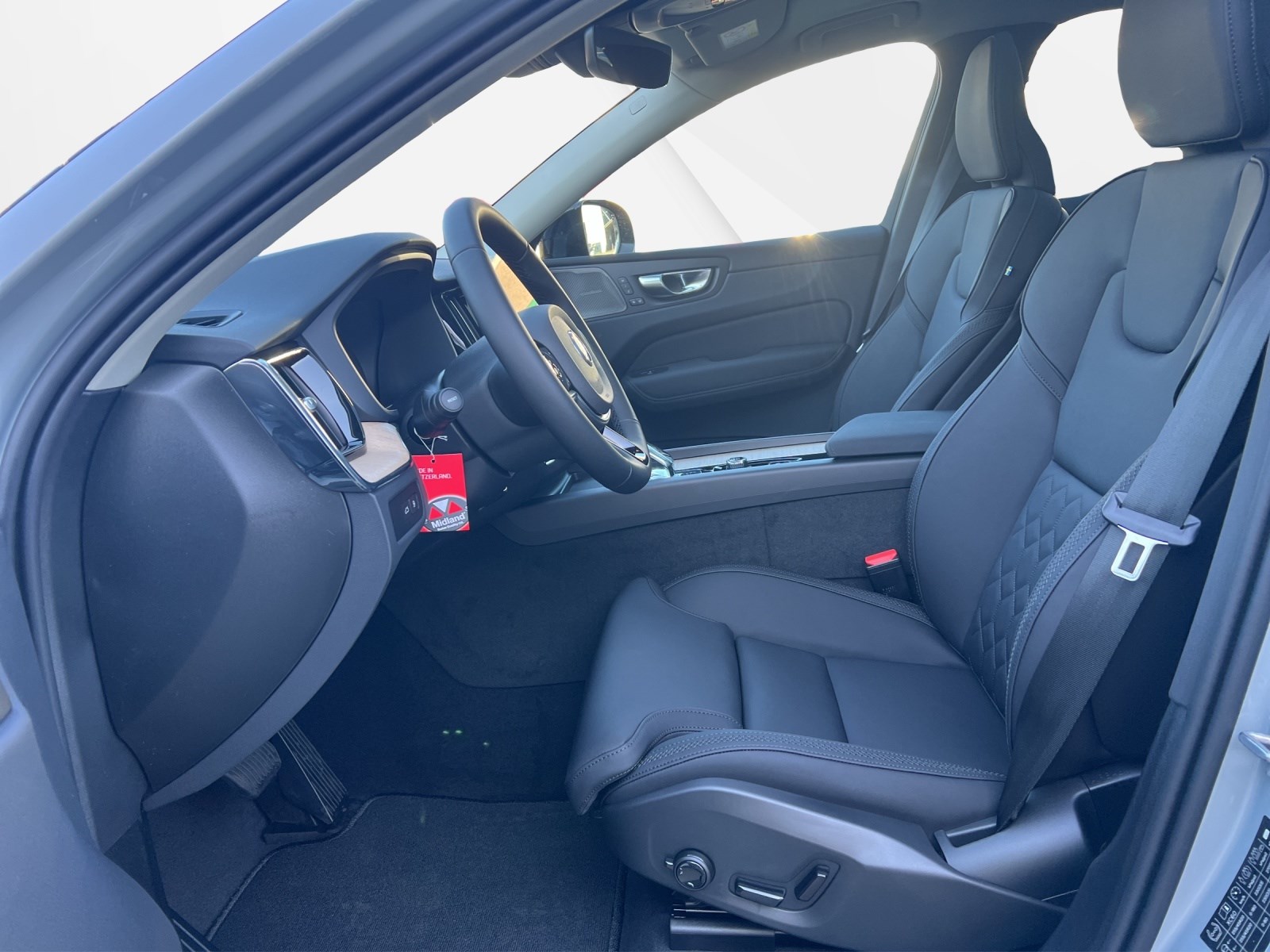 VOLVO XC60 2.0 T6 TE Plus Dark eAWD-image-9