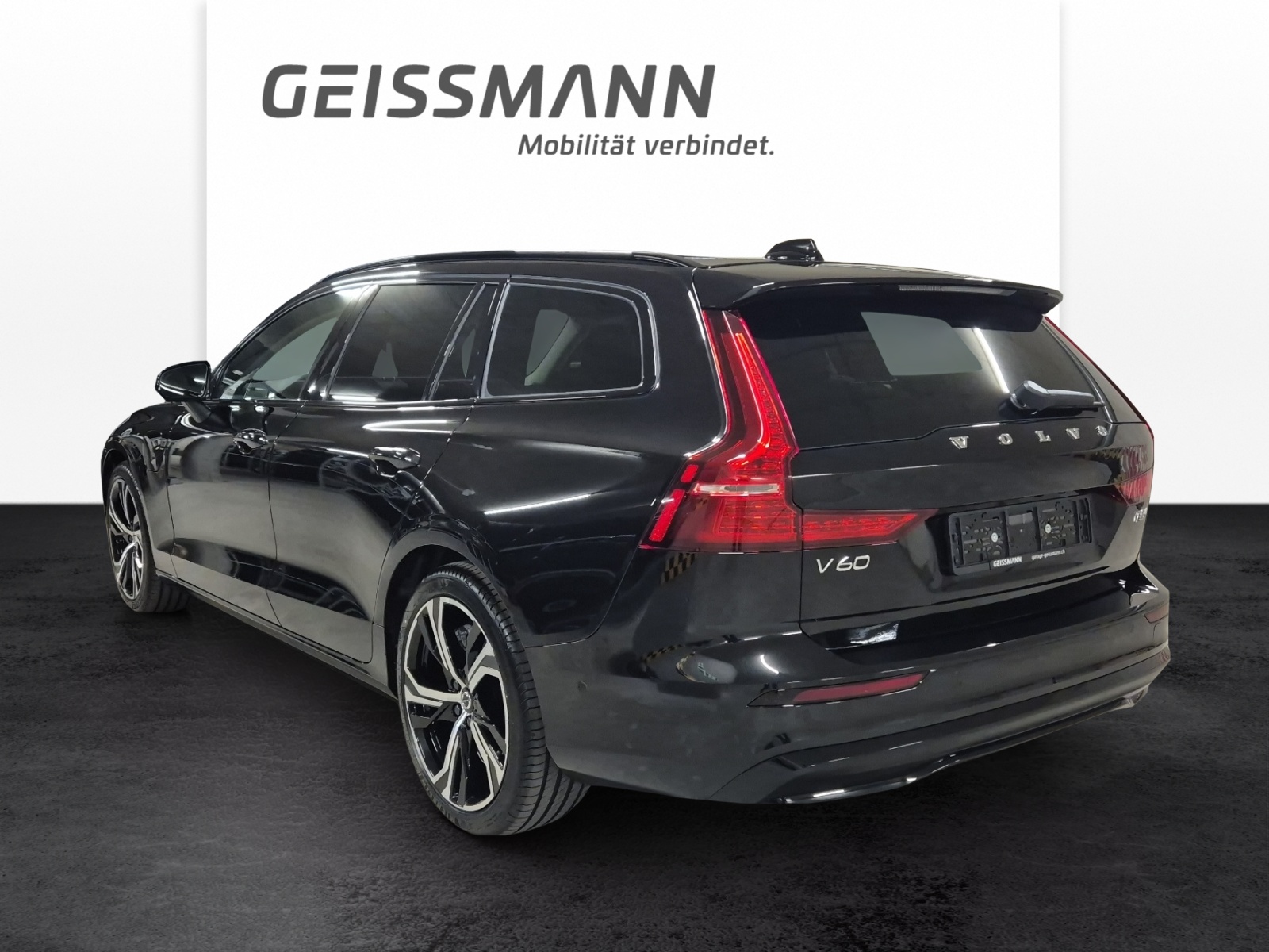 VOLVO V60 2.0 T8 TE Ultra Dark eAWD-image-5
