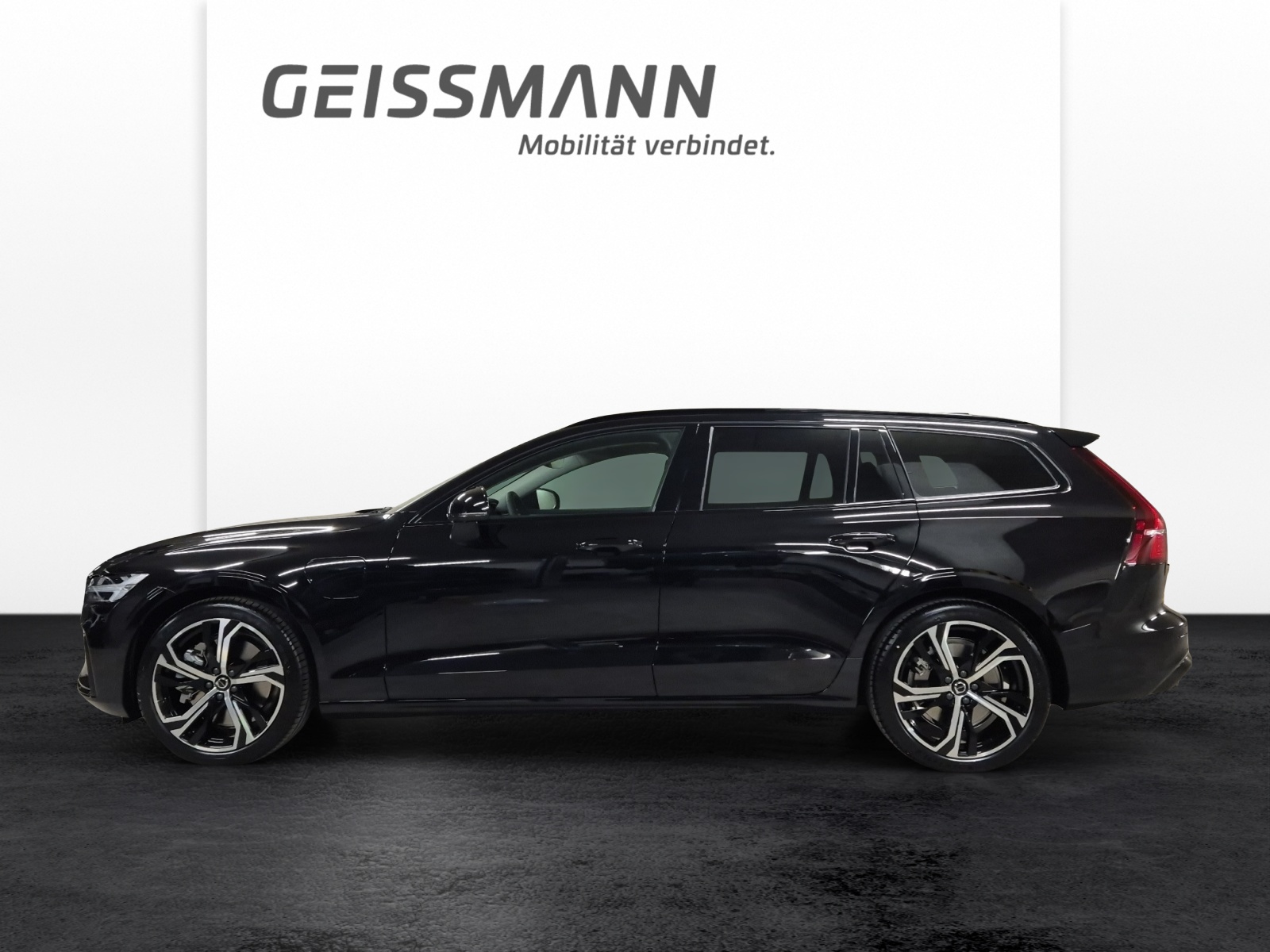 VOLVO V60 2.0 T8 TE Ultra Dark eAWD-showroom-element-2