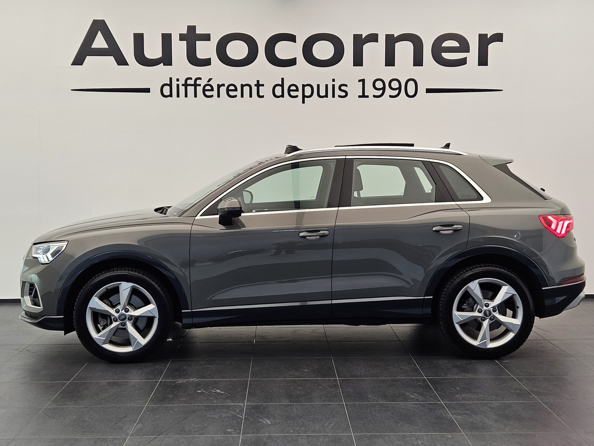 AUDI Q3 40 TFSI advanced quattro S-tronic-showroom-element-1
