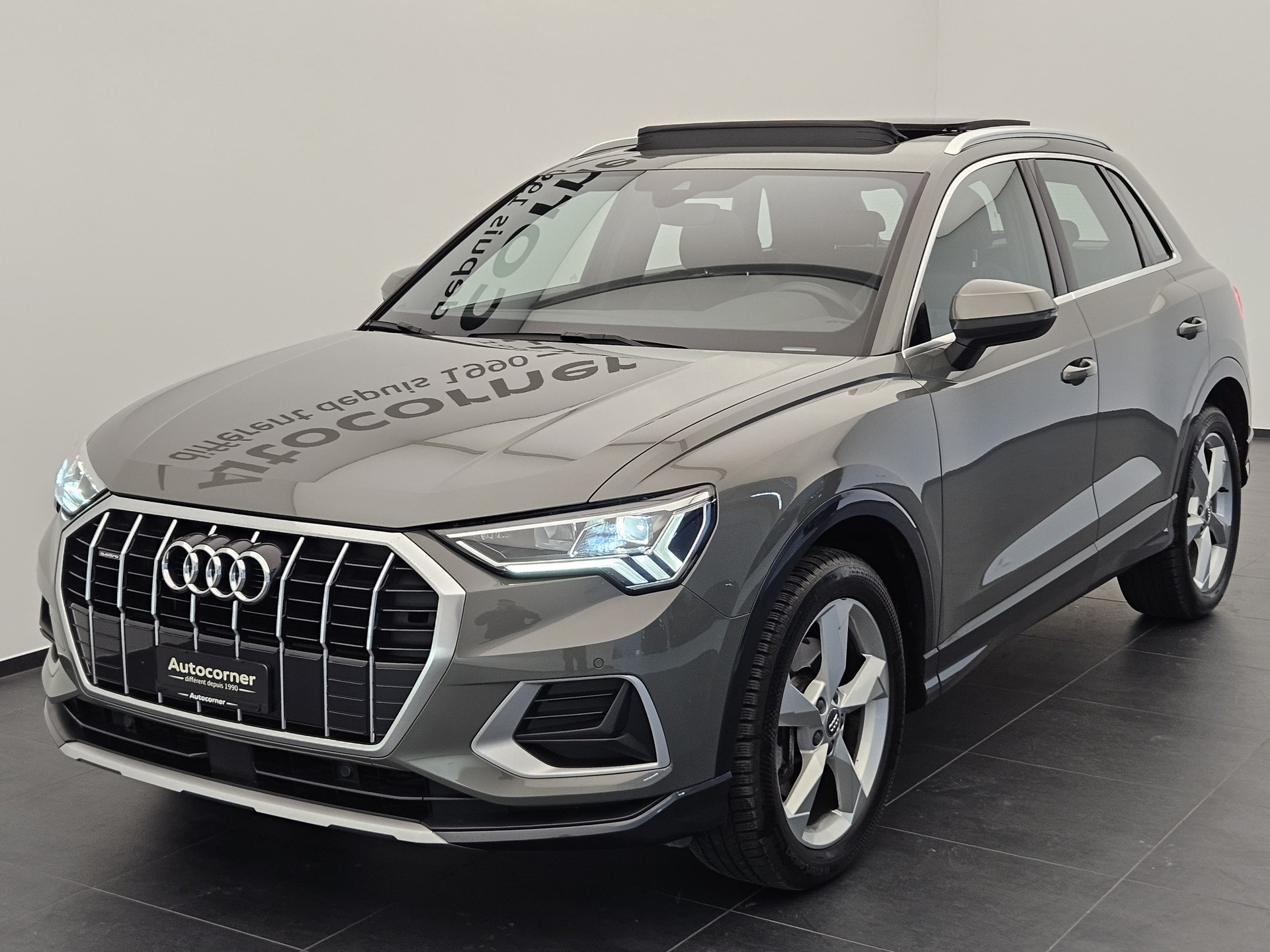 AUDI Q3 40 TFSI advanced quattro S-tronic-showroom-element-2