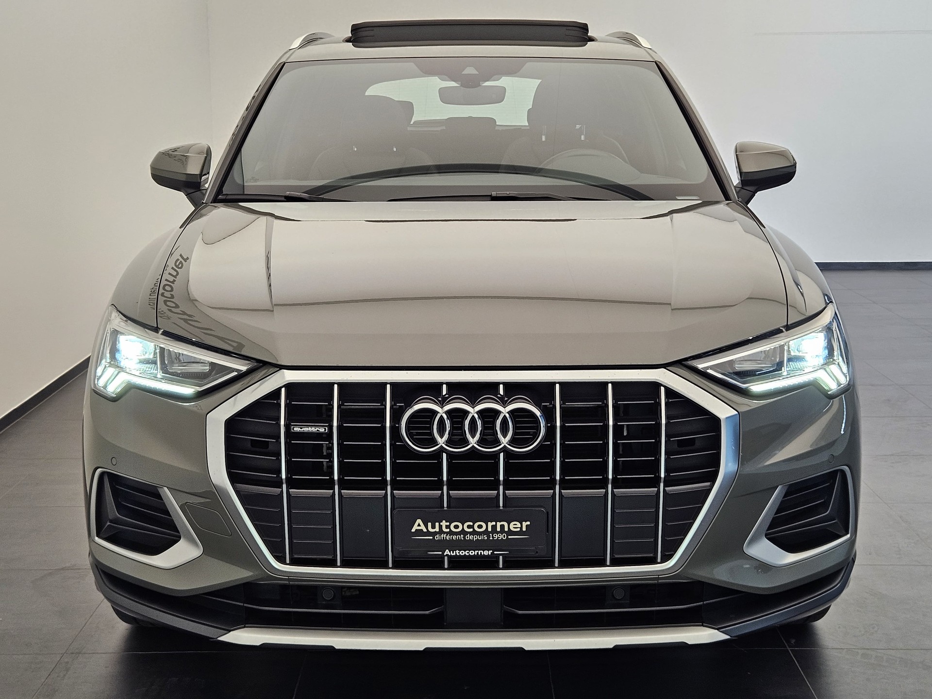 AUDI Q3 40 TFSI advanced quattro S-tronic-showroom-element-3