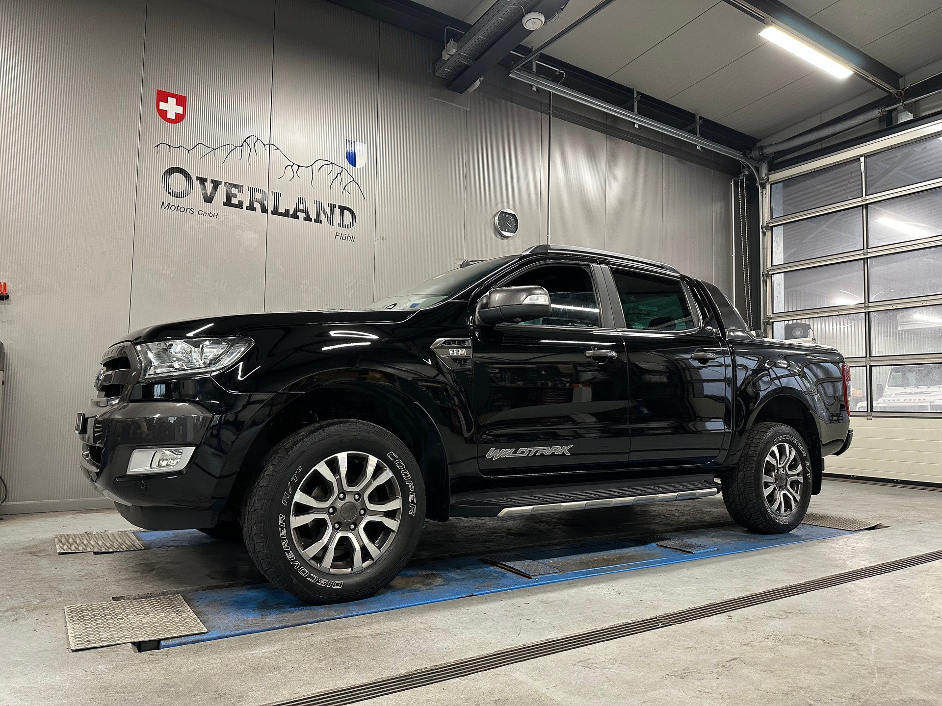 FORD Ranger Wildtrak 3.2 TDCi 4x4-showroom-element-1
