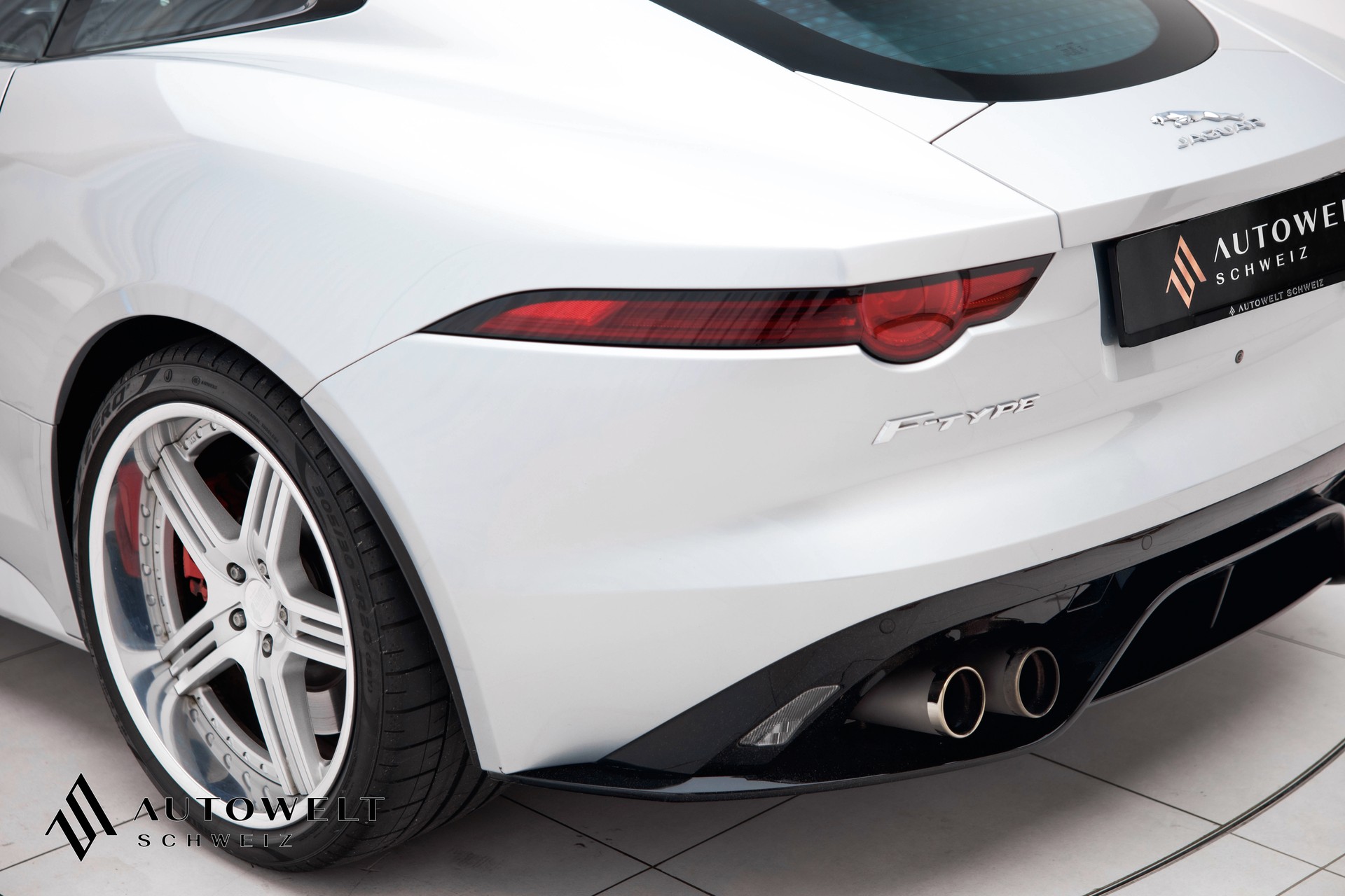 JAGUAR F-Type Coupé 5.0 V8 S/C SVR AWD Automatik-image-8