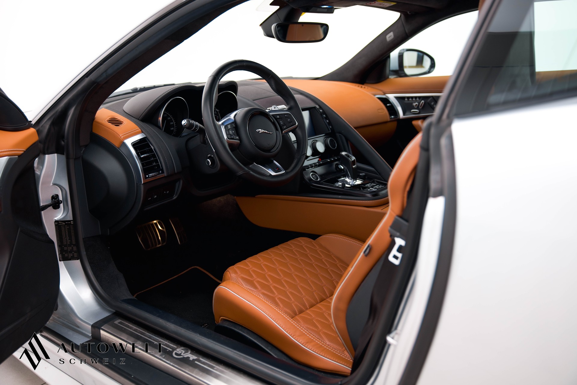 JAGUAR F-Type Coupé 5.0 V8 S/C SVR AWD Automatik-image-12