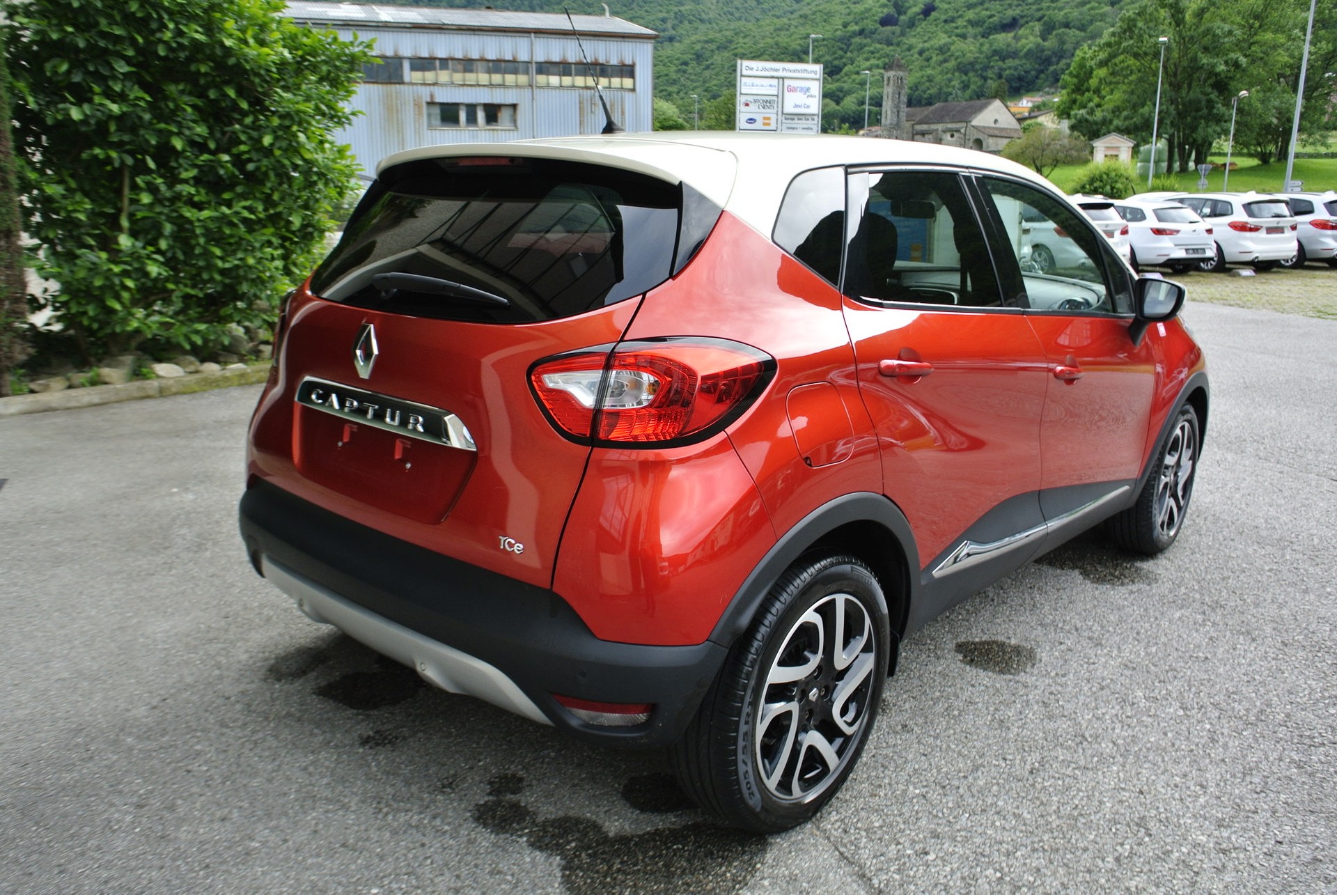 RENAULT Captur 1.2 T Helly Hansen EDC-image-6