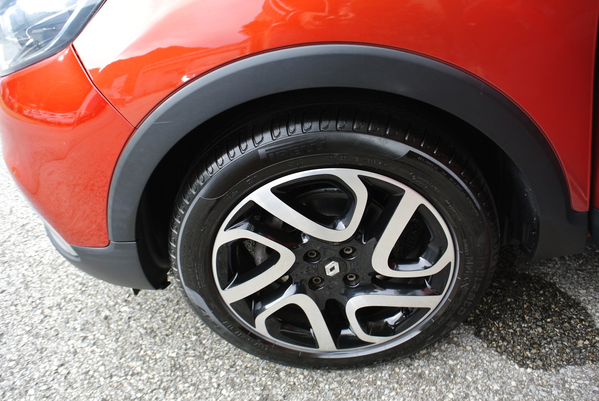 RENAULT Captur 1.2 T Helly Hansen EDC-image-20