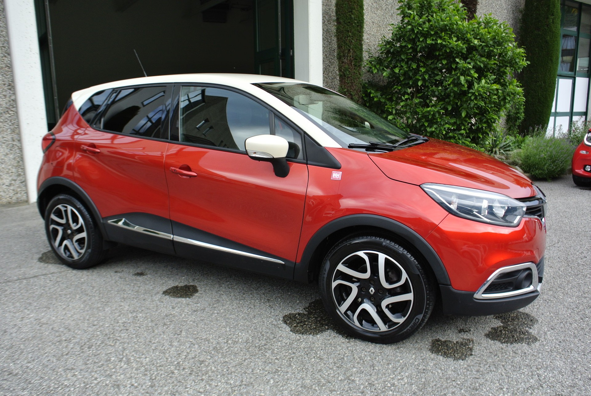 RENAULT Captur 1.2 T Helly Hansen EDC-image-4