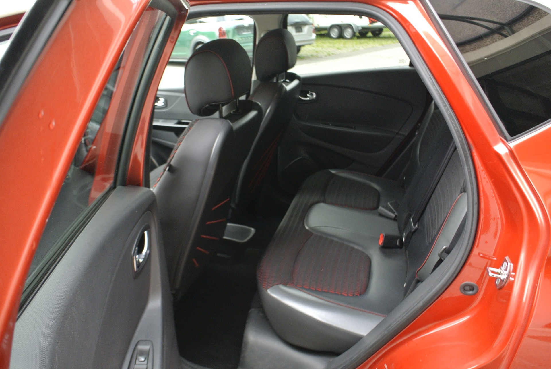 RENAULT Captur 1.2 T Helly Hansen EDC-image-12