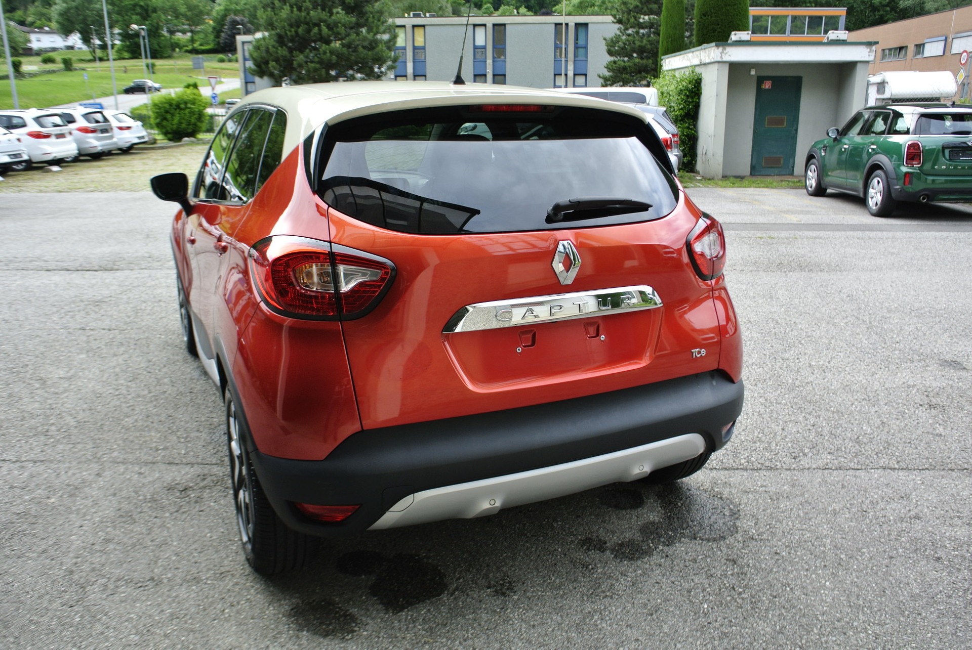 RENAULT Captur 1.2 T Helly Hansen EDC-image-8