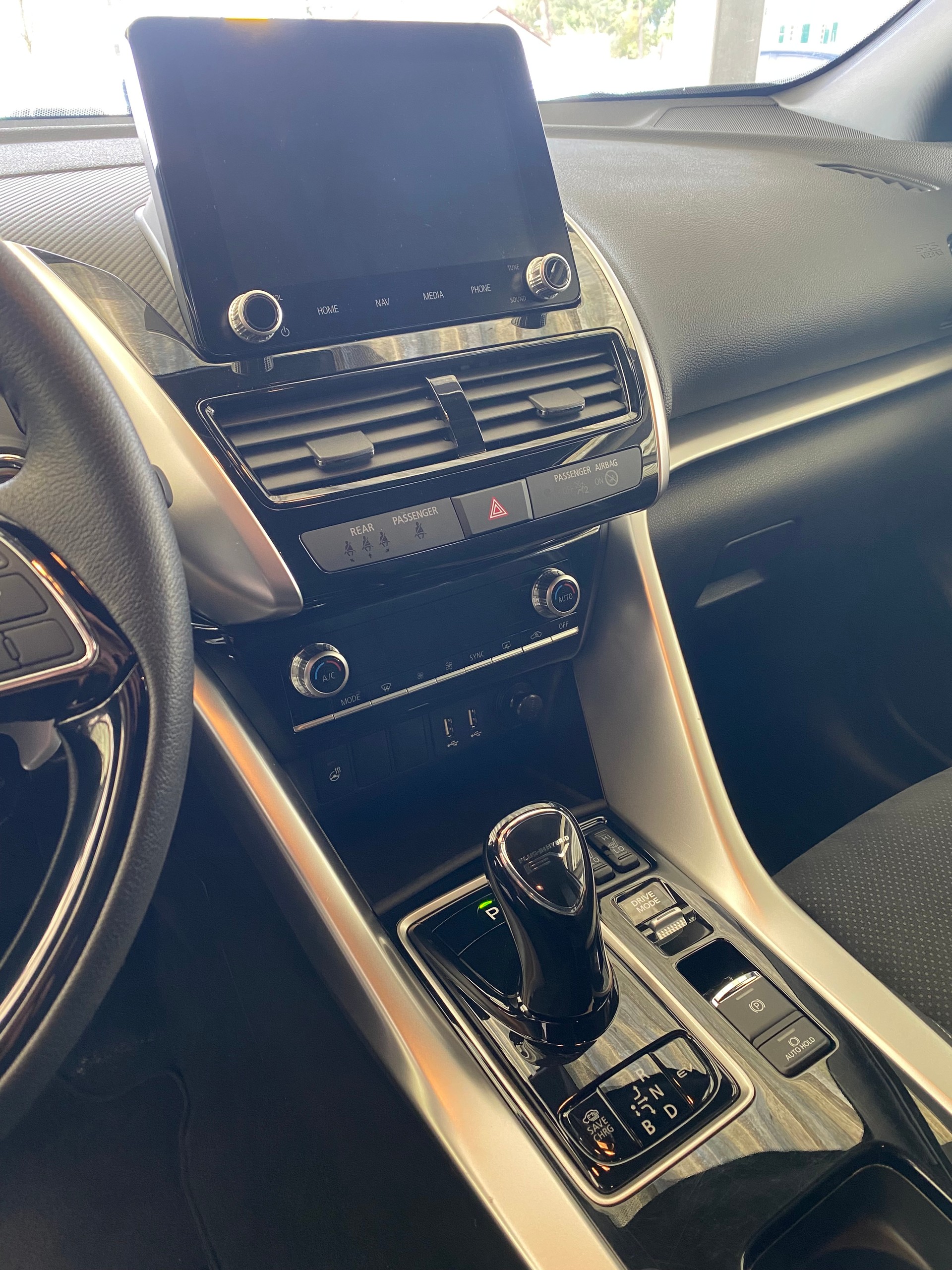 MITSUBISHI Eclipse Cross 2.4 PHEV Intense 4WD-image-12