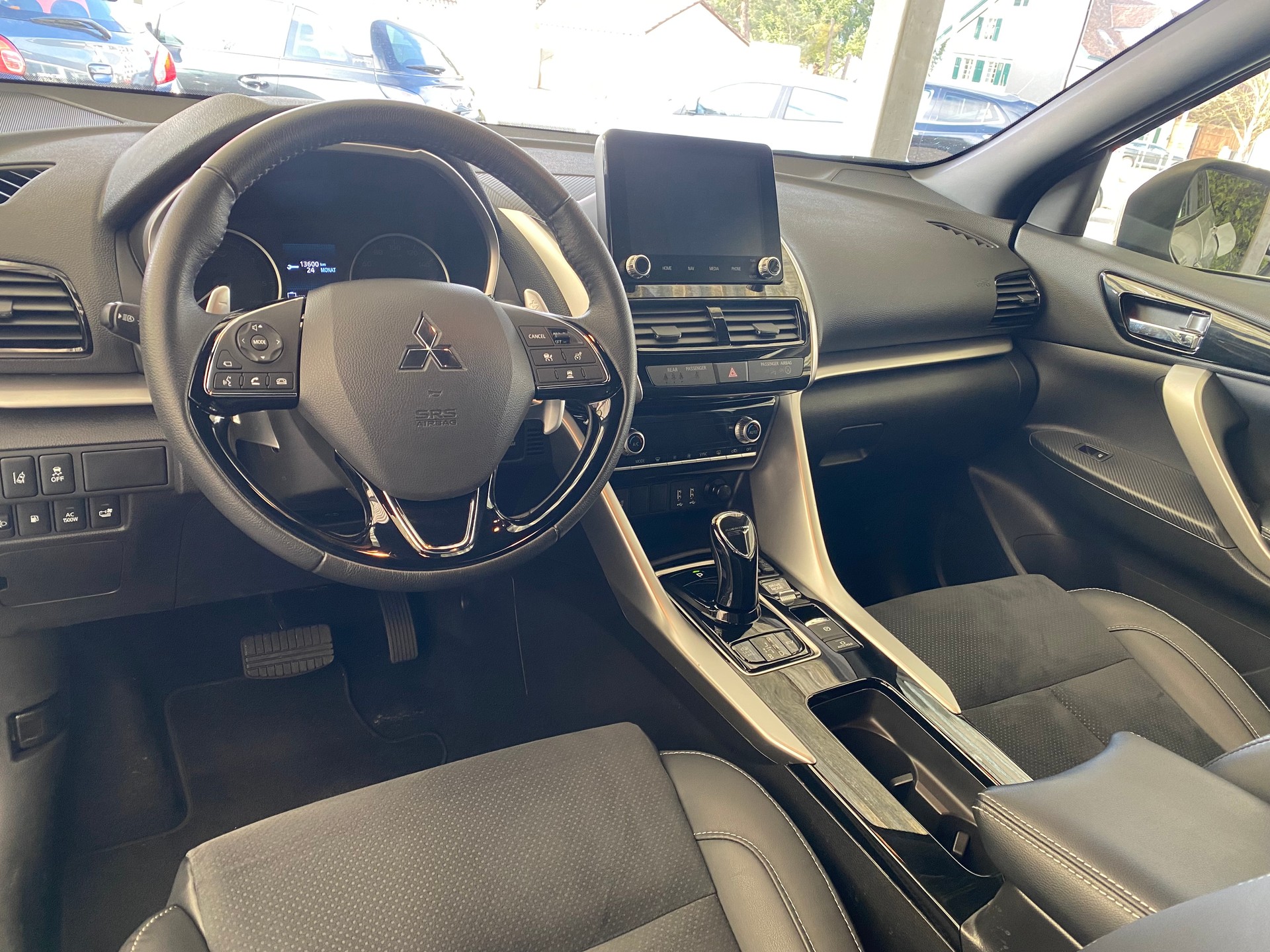 MITSUBISHI Eclipse Cross 2.4 PHEV Intense 4WD-image-10
