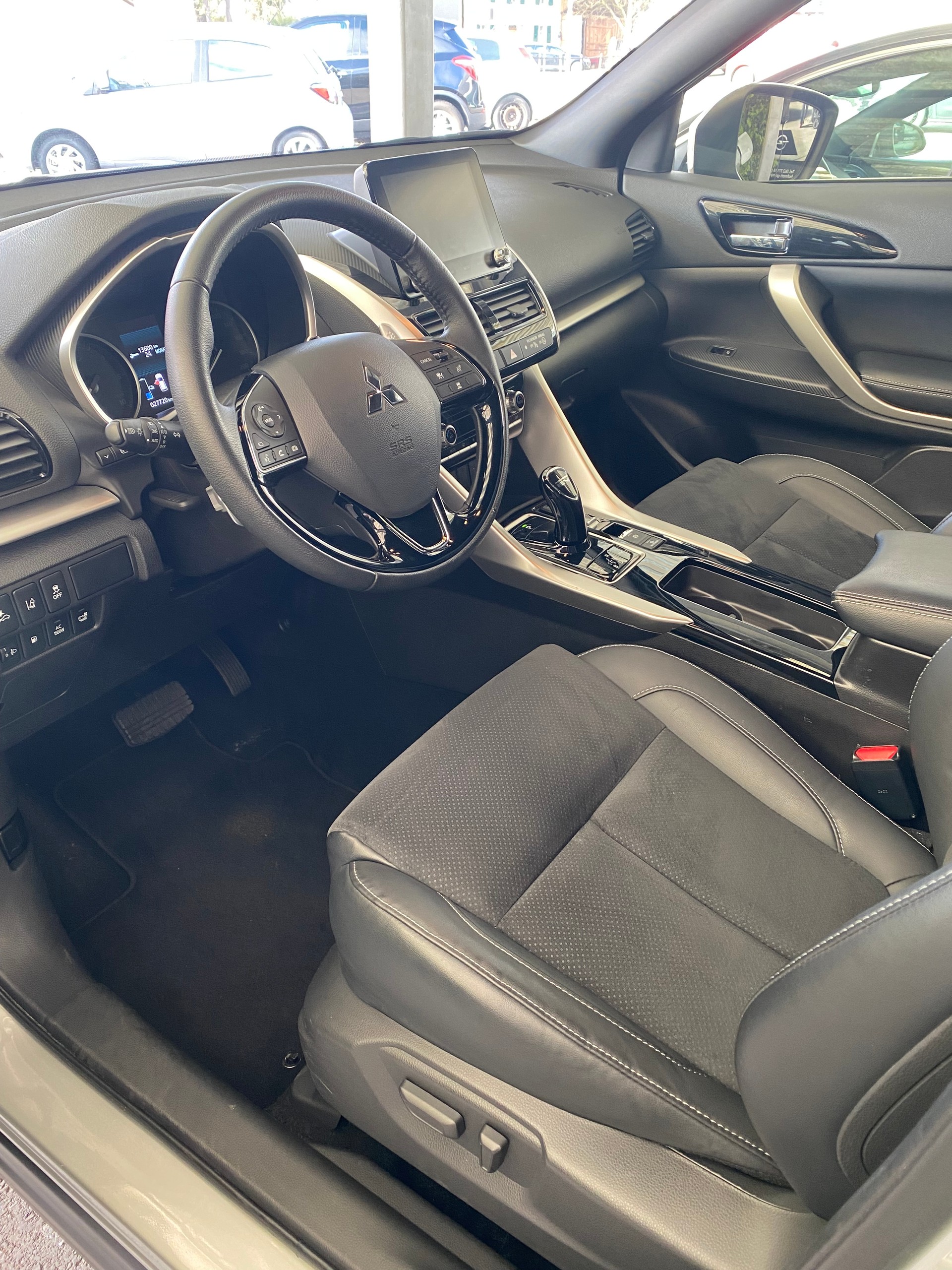 MITSUBISHI Eclipse Cross 2.4 PHEV Intense 4WD-image-8