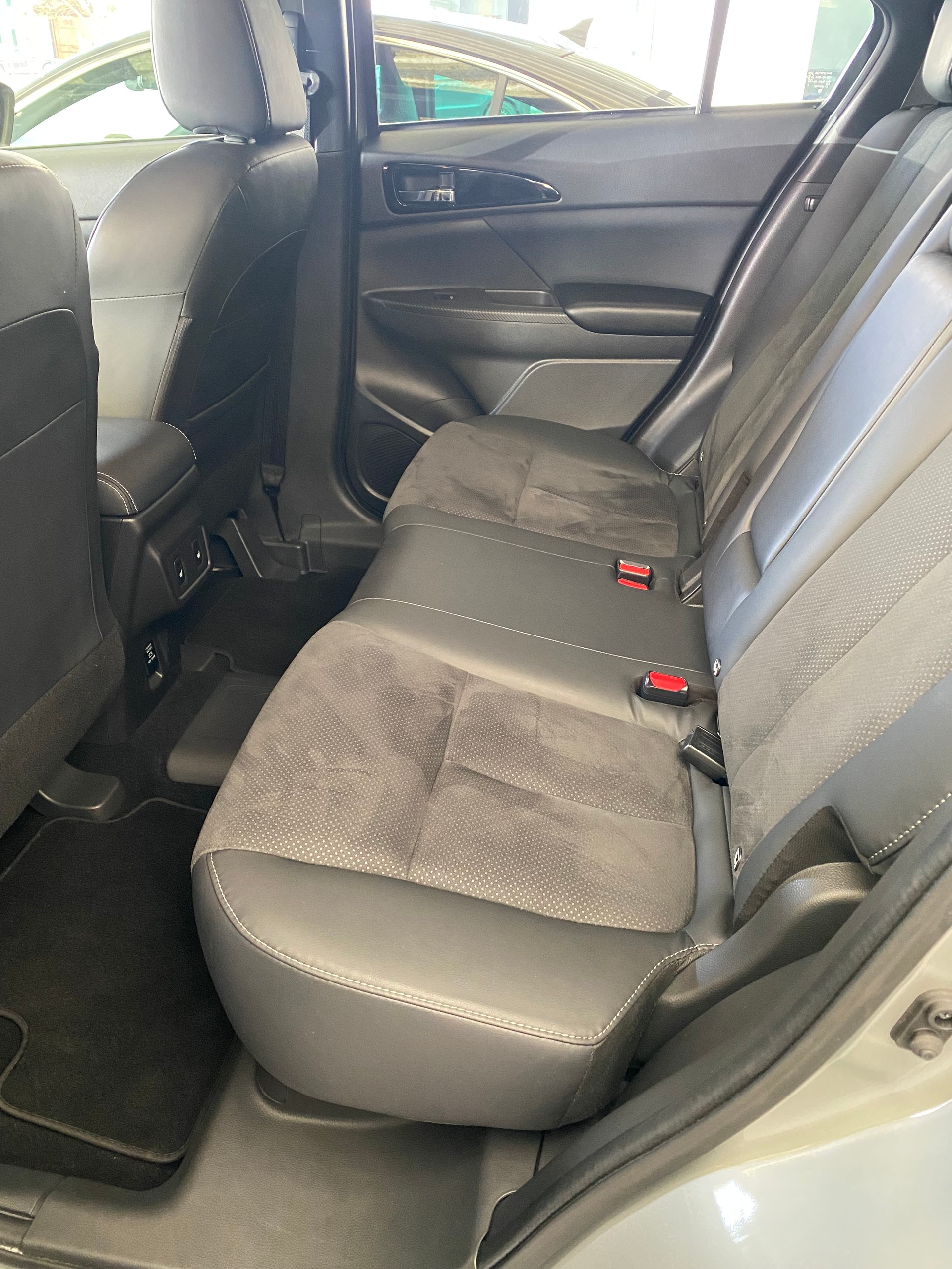 MITSUBISHI Eclipse Cross 2.4 PHEV Intense 4WD-image-9