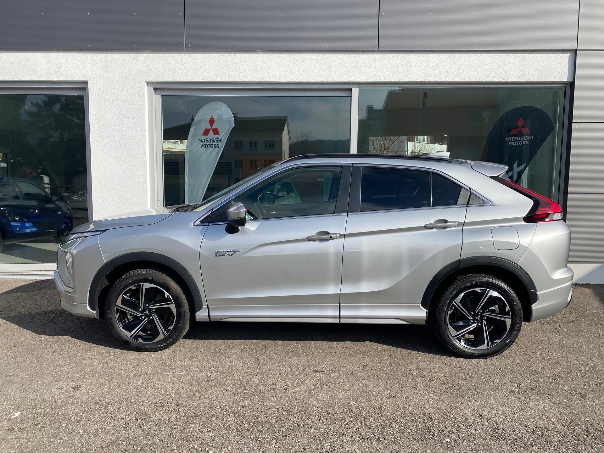 MITSUBISHI Eclipse Cross 2.4 PHEV Intense 4WD-image-3