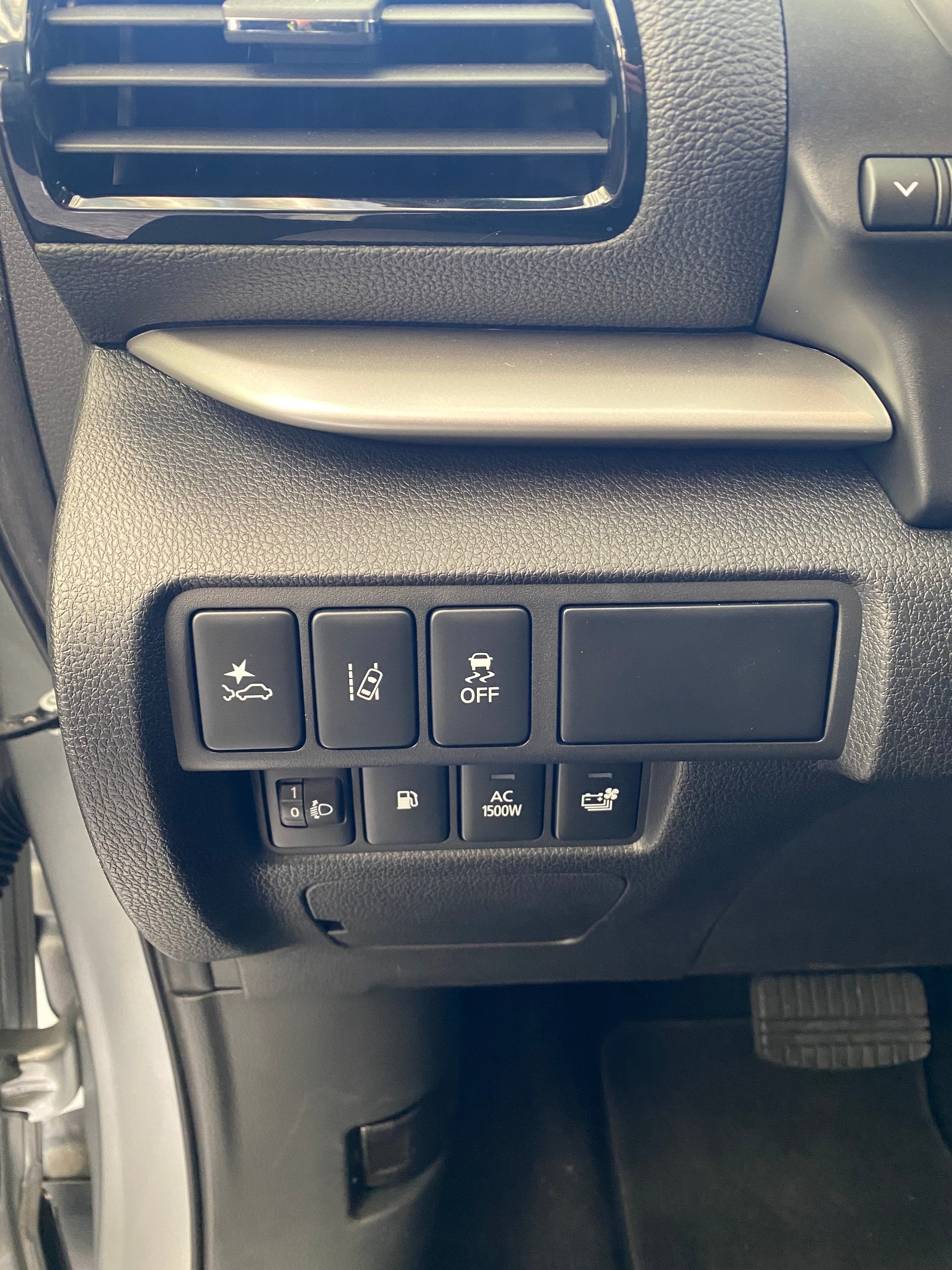 MITSUBISHI Eclipse Cross 2.4 PHEV Intense 4WD-image-11