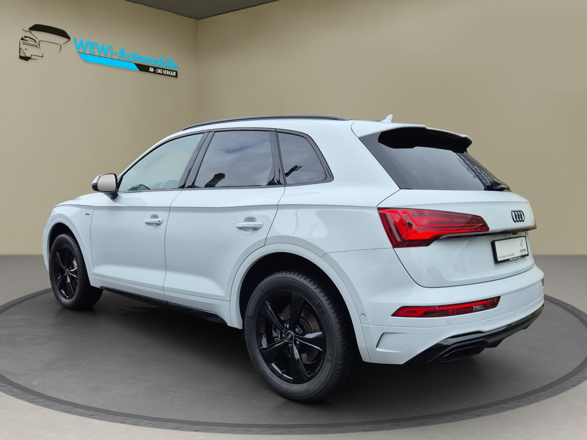 AUDI Q5 45 TFSI S-line quattro S-tronic-showroom-element-2