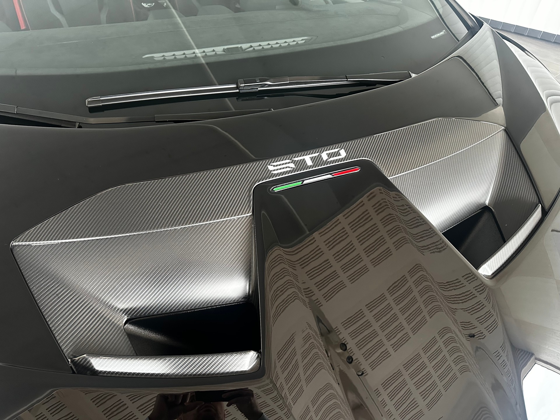 LAMBORGHINI Huracan STO Coupé DCT RWD-showroom-element-3